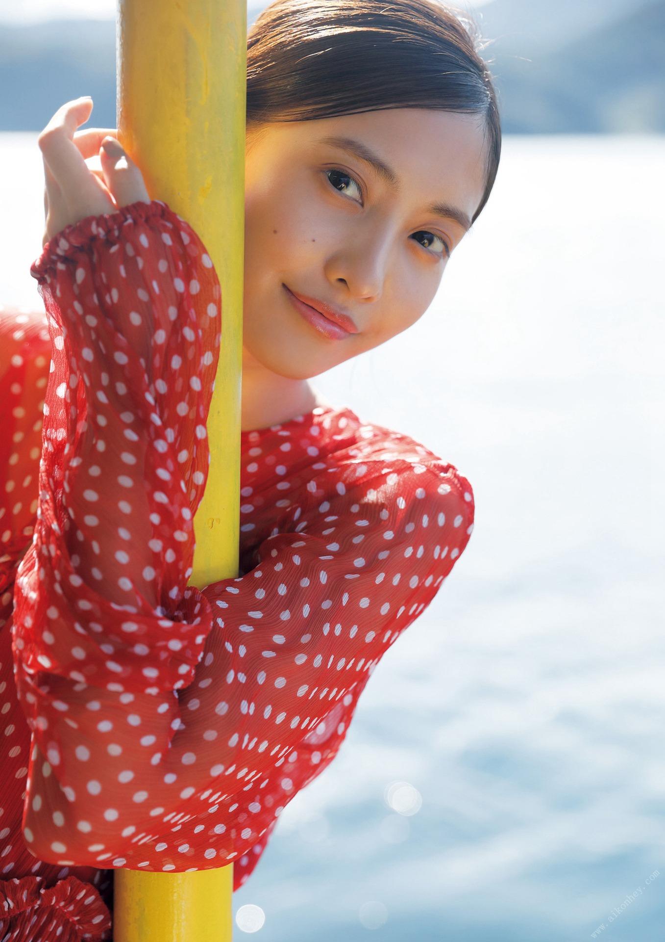 佐野ひなこ写真集「COLORS」 週プレ フォトブック 145ページ