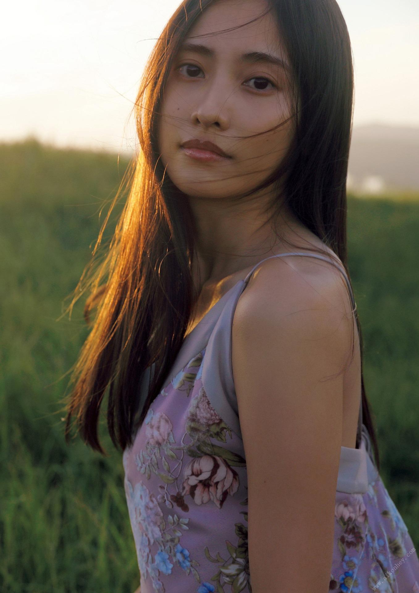 Hinako Sano Photobook 'COLORS' Weekly Playboy PHOTO BOOK 145P