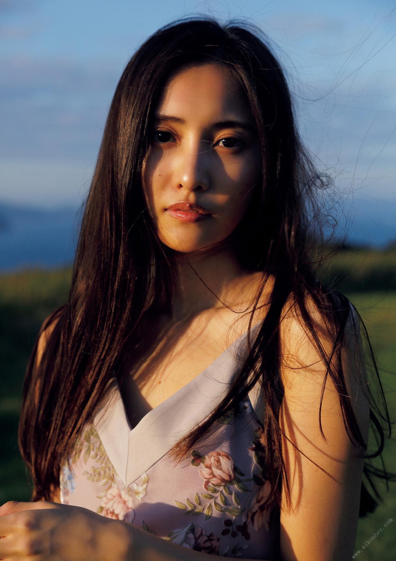 佐野雛子照片集「COLORS」 週プレ PHOTO BOOK 145P