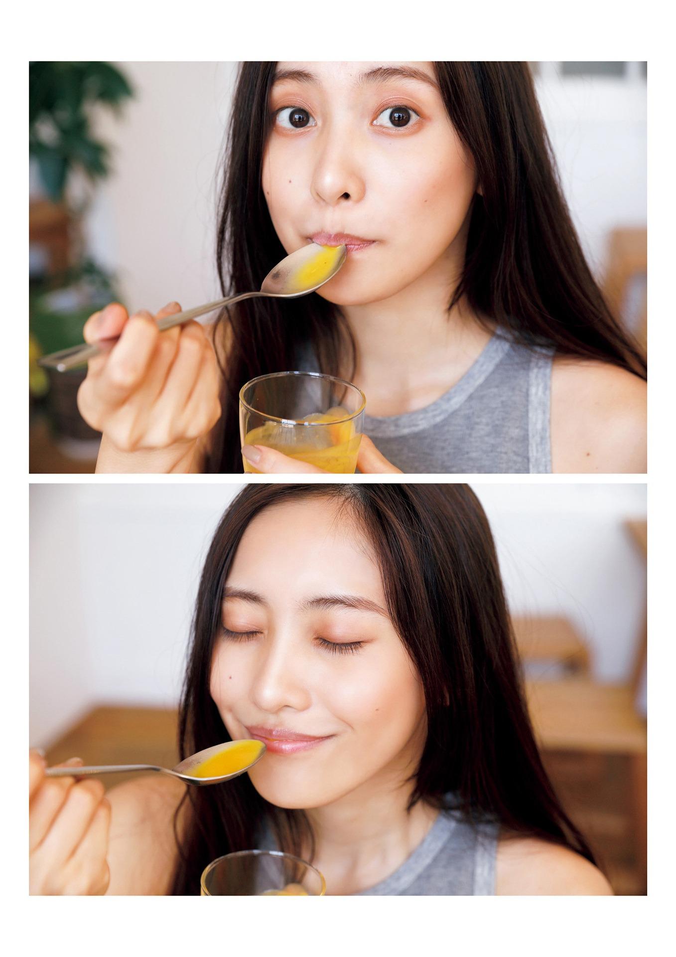 佐野ひなこ写真集「COLORS」 週プレ フォトブック 145ページ