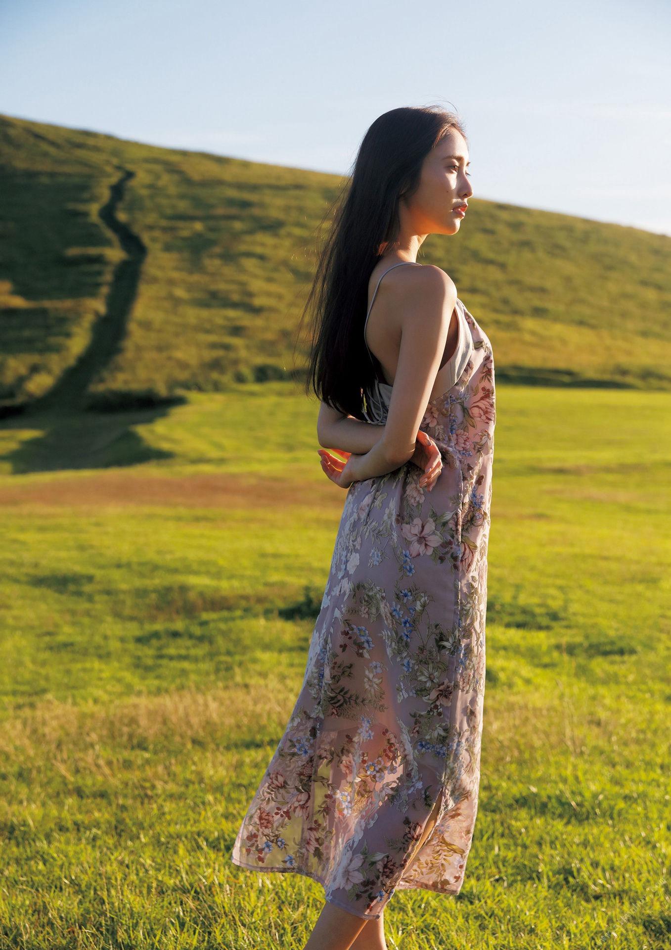 佐野雛子照片集「COLORS」 週プレ PHOTO BOOK 145P