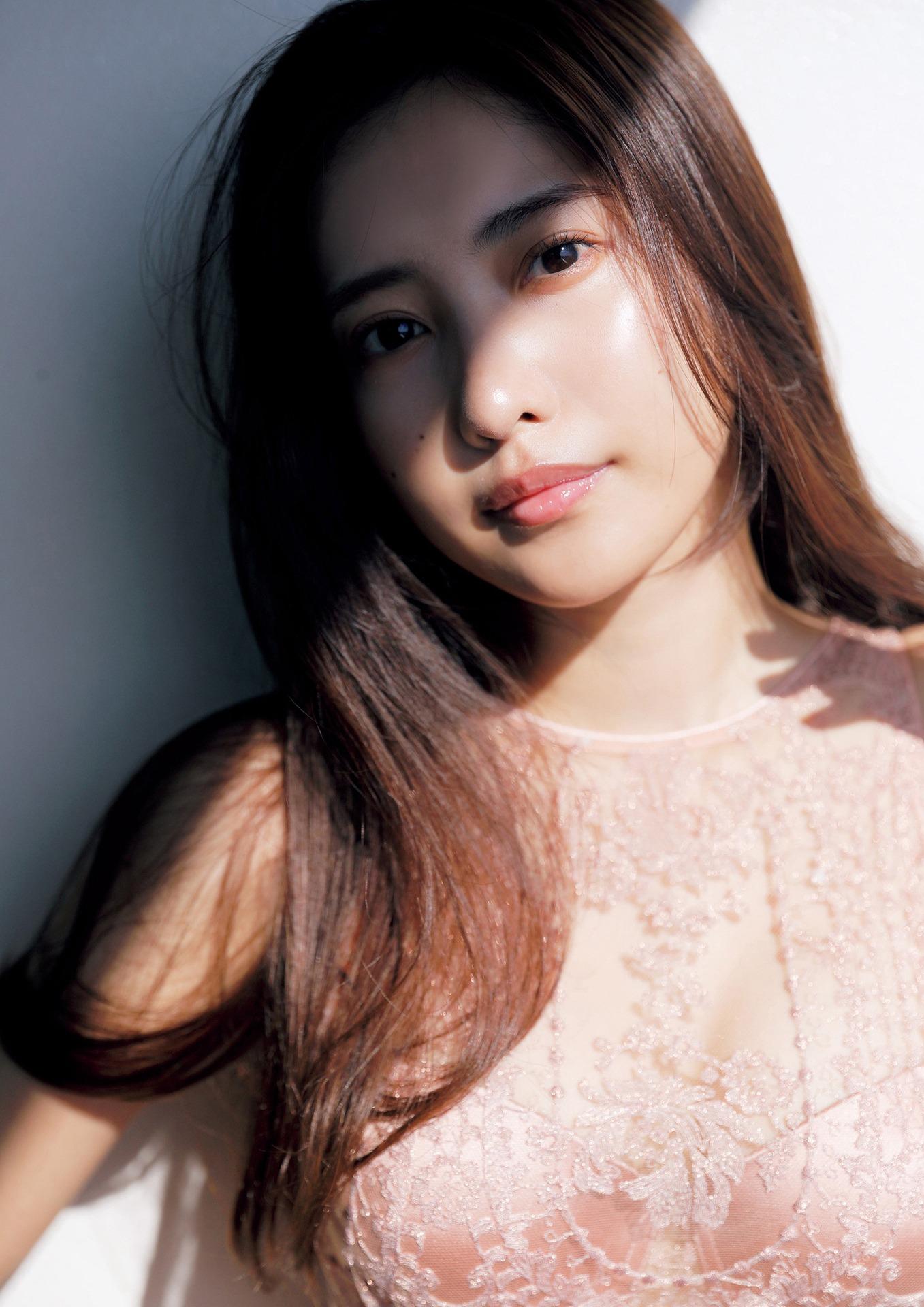 佐野ひなこ写真集「COLORS」 週プレ フォトブック 145ページ