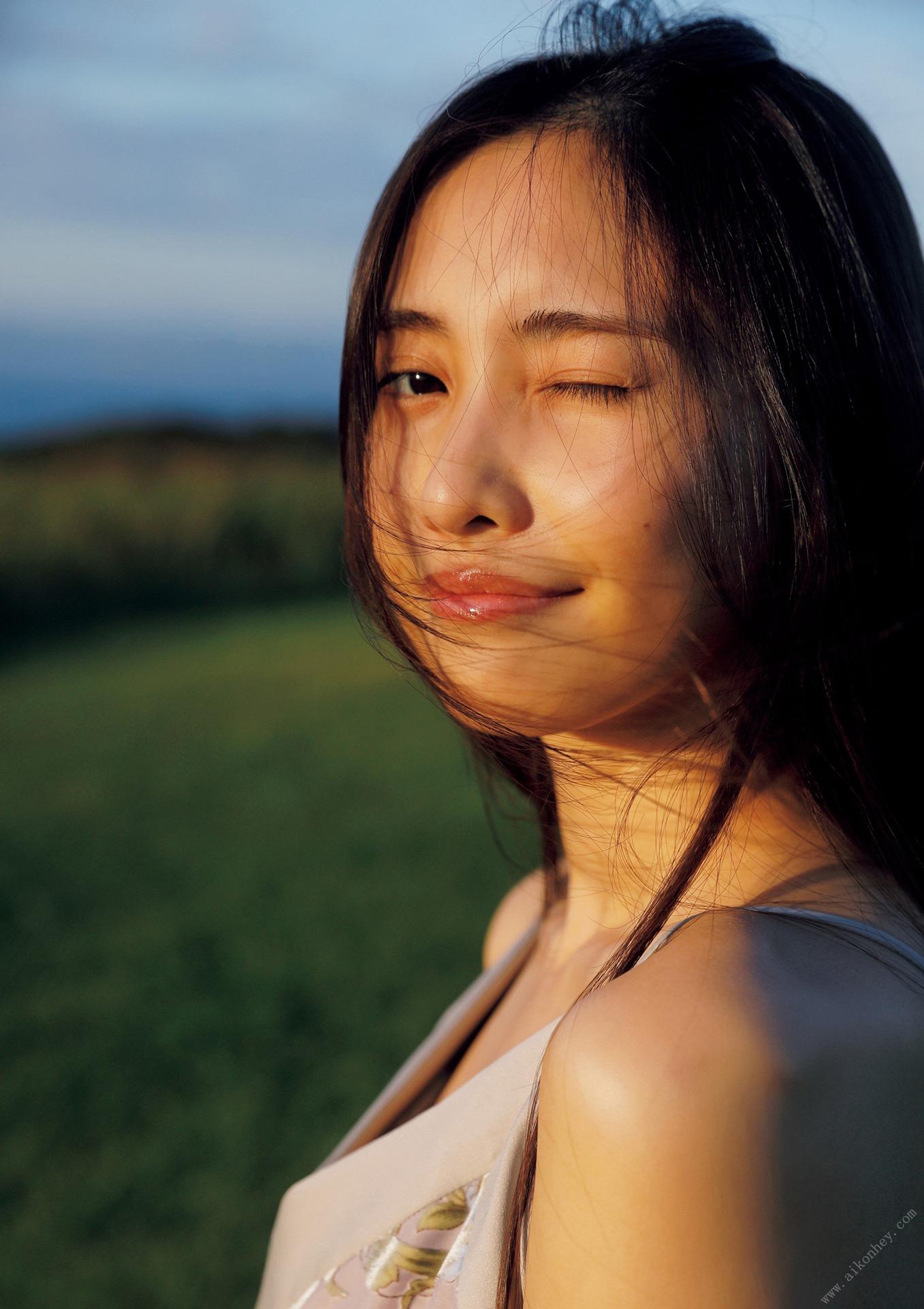 佐野雛子照片集「COLORS」 週プレ PHOTO BOOK 145P