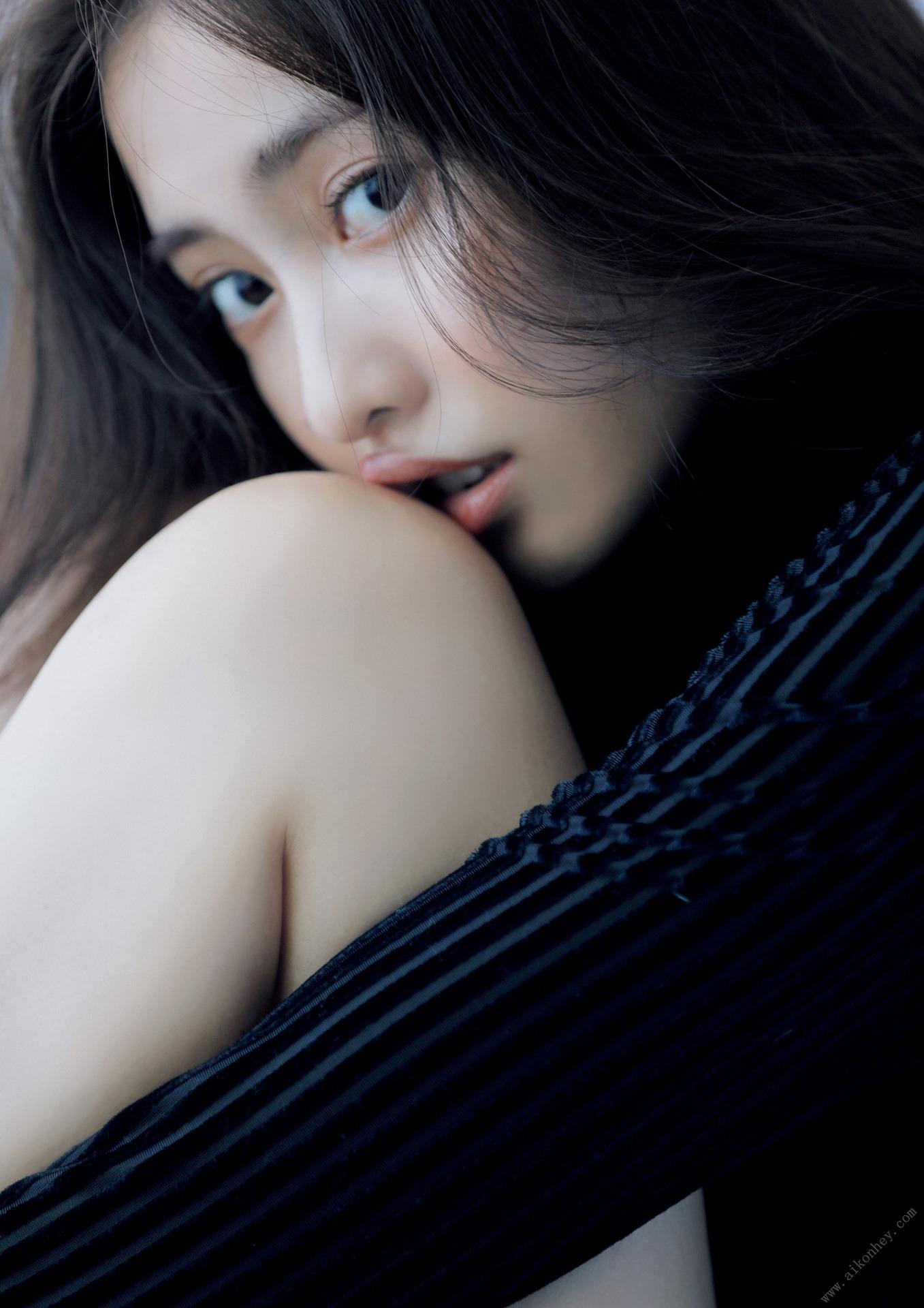 Tập ảnh Sano Hinako "COLORS" – Weekly Playboy Photo Book 145 trang