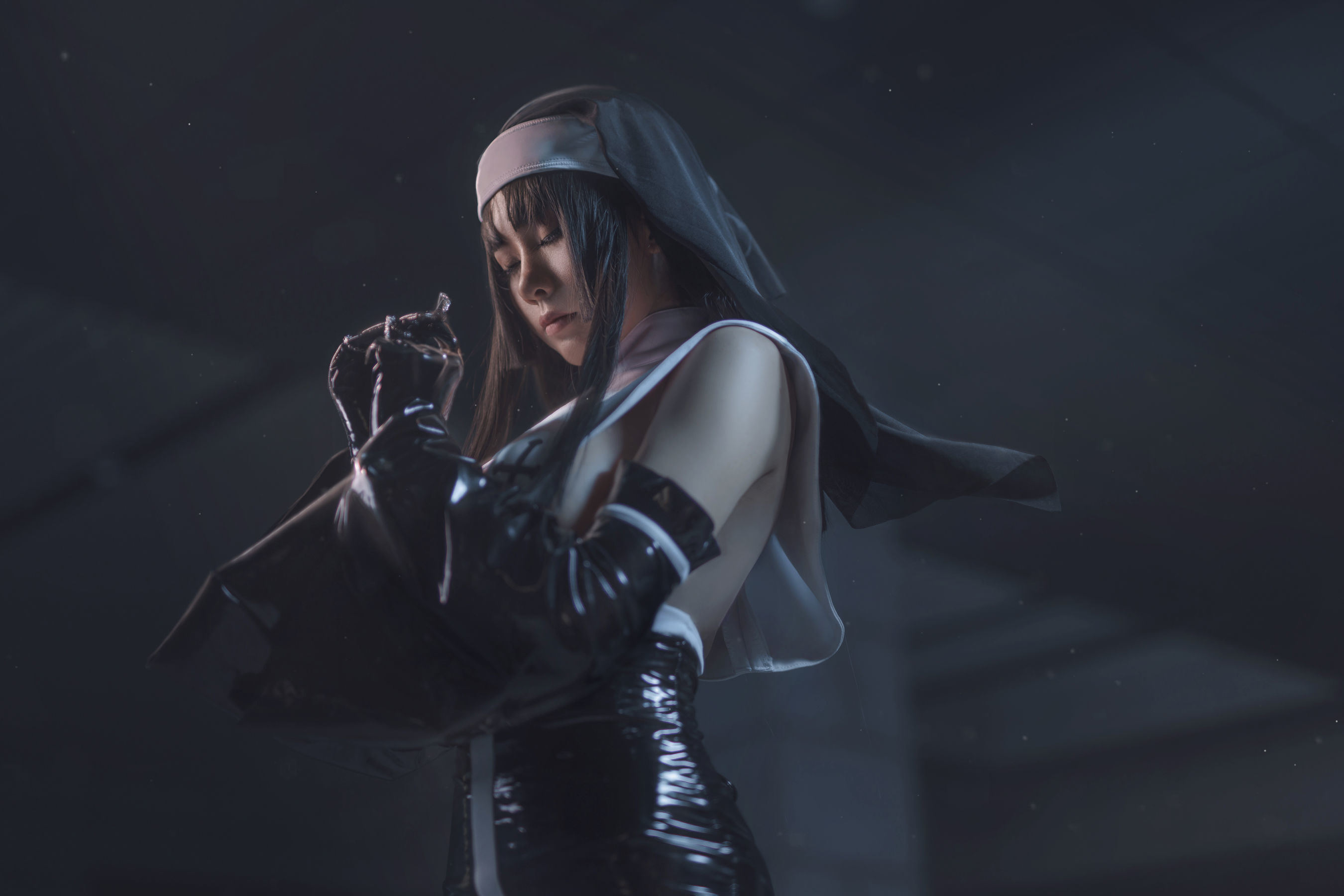 Sổ ảnh Coser Nổi tiếng Trên Mạng] Blogger Anime uki Yu Ji - Trang phục Nữ tu Đen Latex