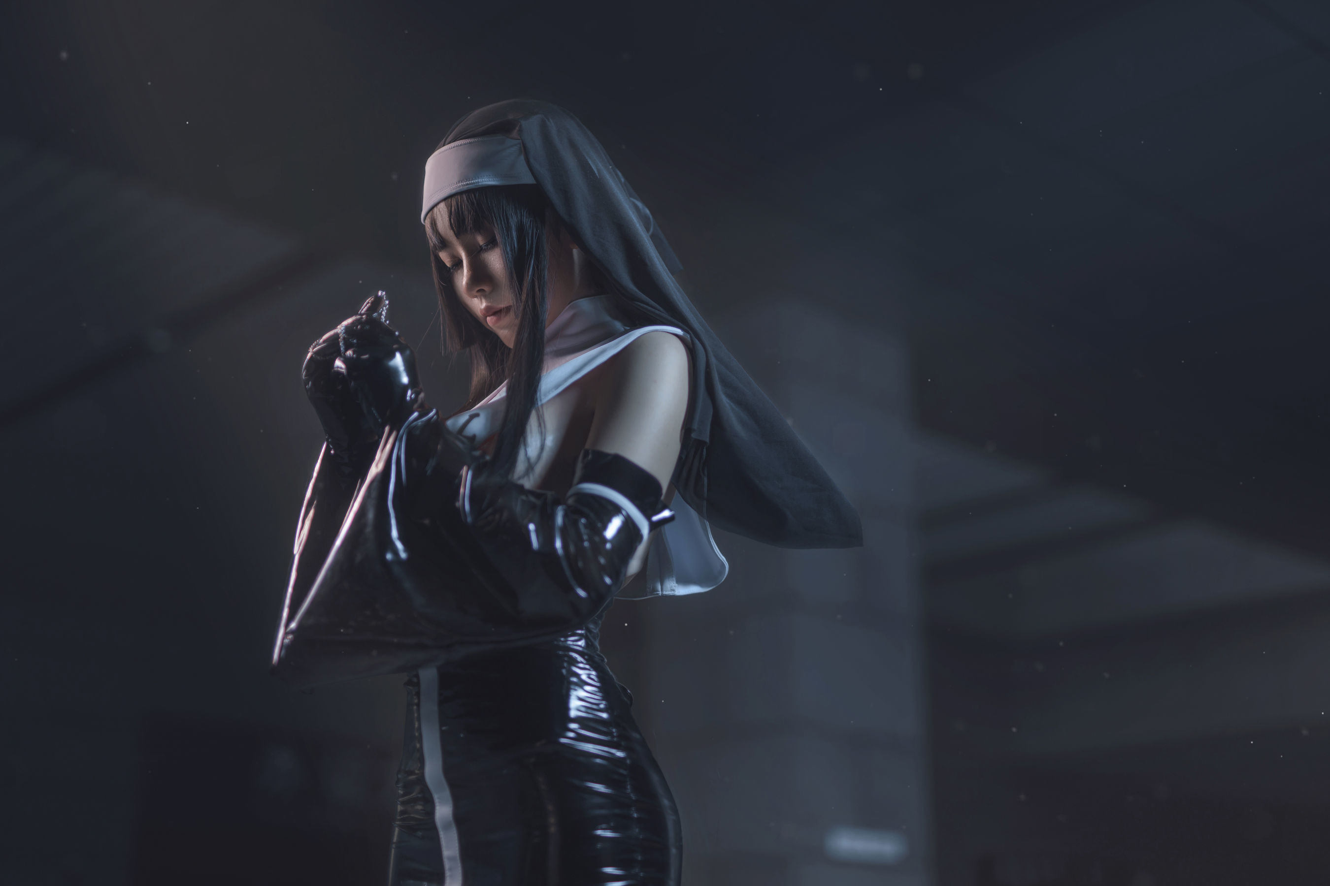 Sổ ảnh Coser Nổi tiếng Trên Mạng] Blogger Anime uki Yu Ji - Trang phục Nữ tu Đen Latex