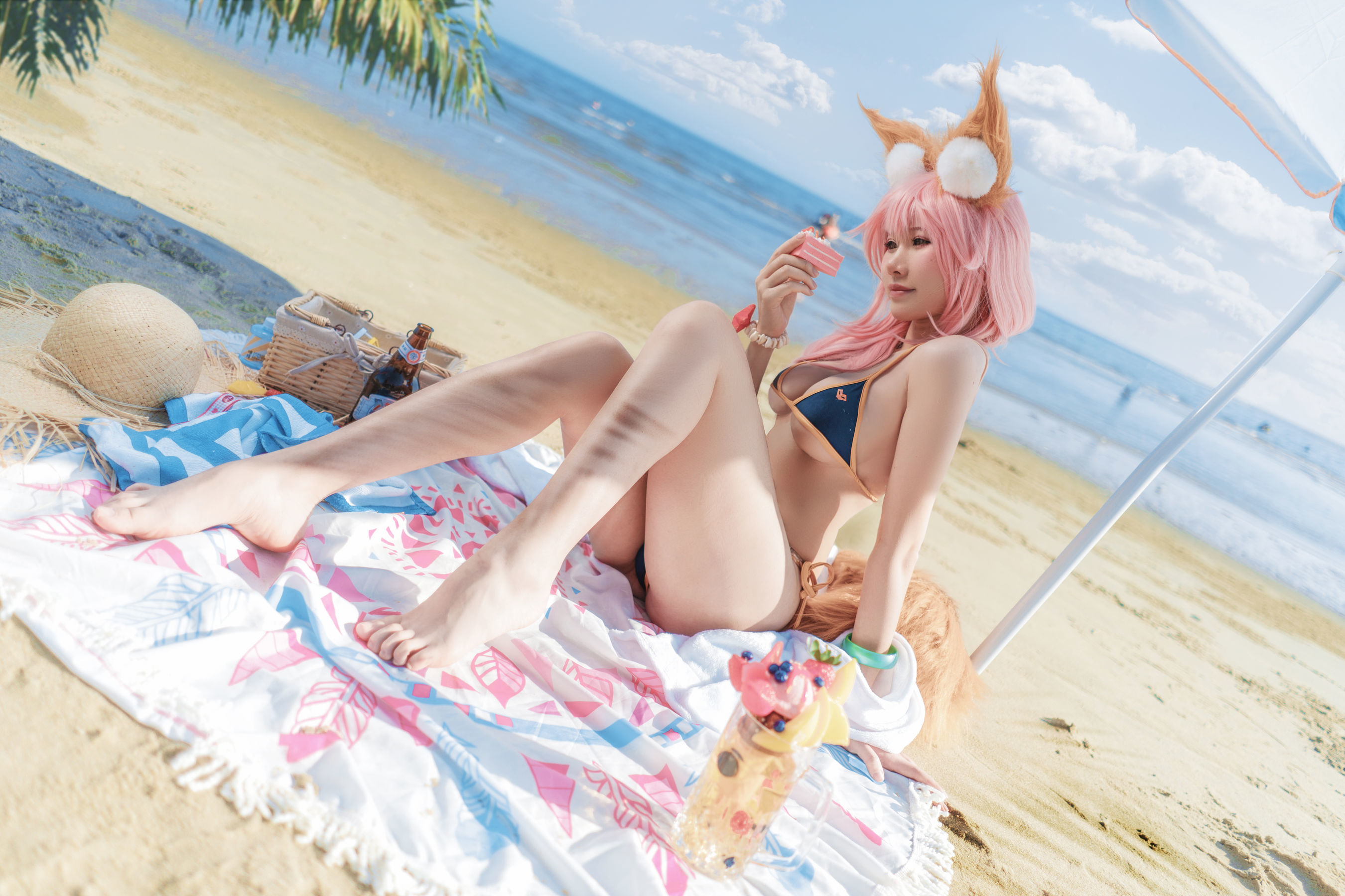 Internet Celebrity Coser Photobook] Anime Blogger uki Yu Ji - Tamamo-no-Mae at the Beach in Swimsuit