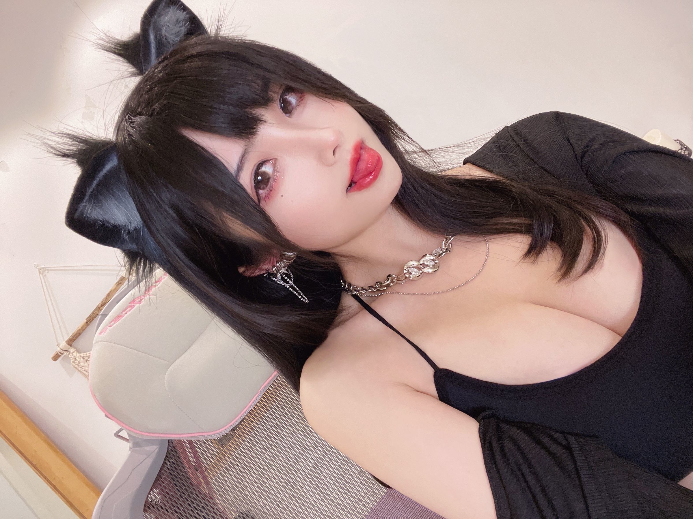 Internet Celebrity Cosplayer Photobook] COS Welfare: Rioko Liangliangzi - Spicy Kitty