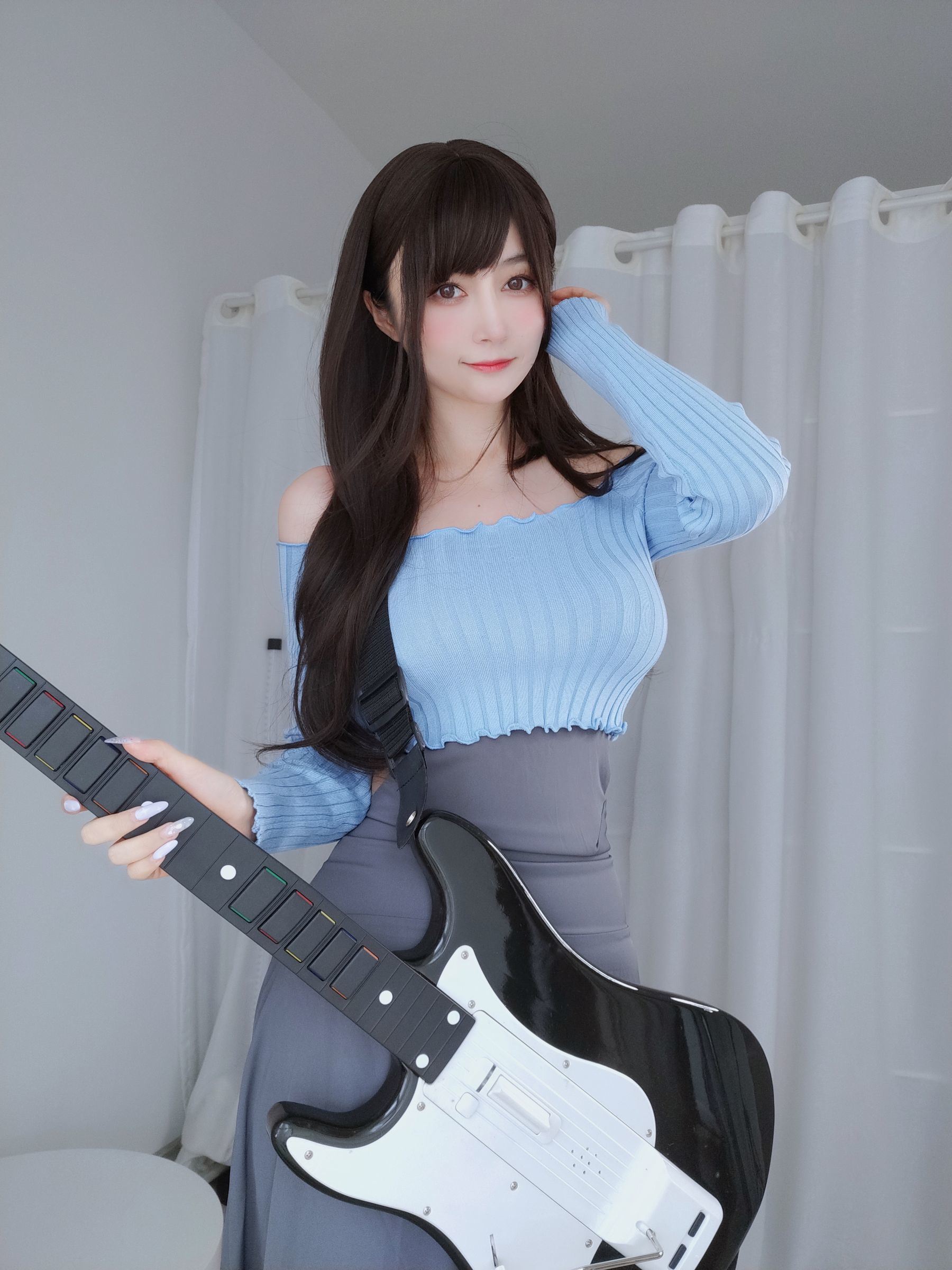網紅 COSER 寫真] Coser 小姐姐 白銀 - 吉他 妹妹