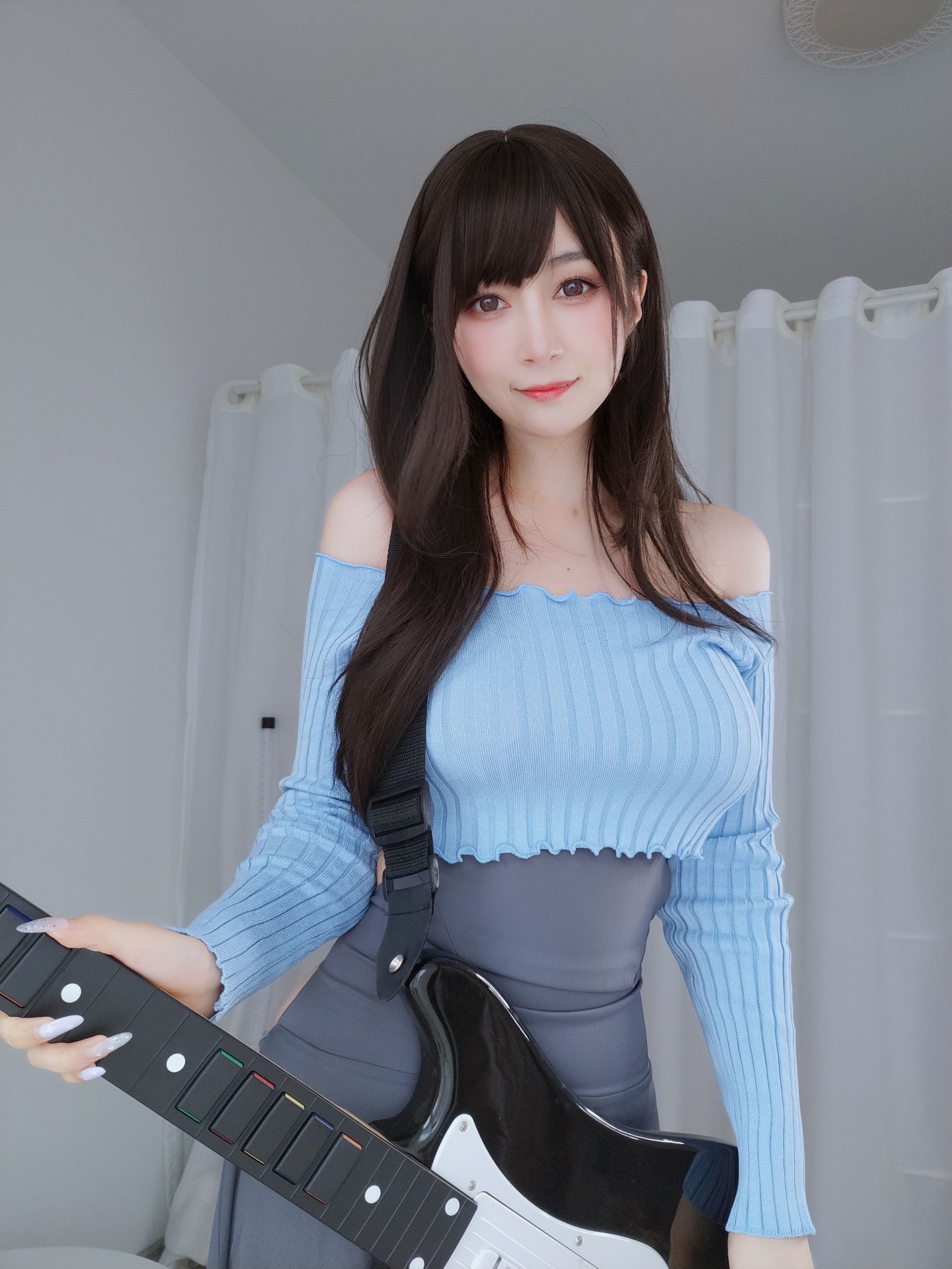 網紅 COSER 寫真] Coser 小姐姐 白銀 - 吉他 妹妹