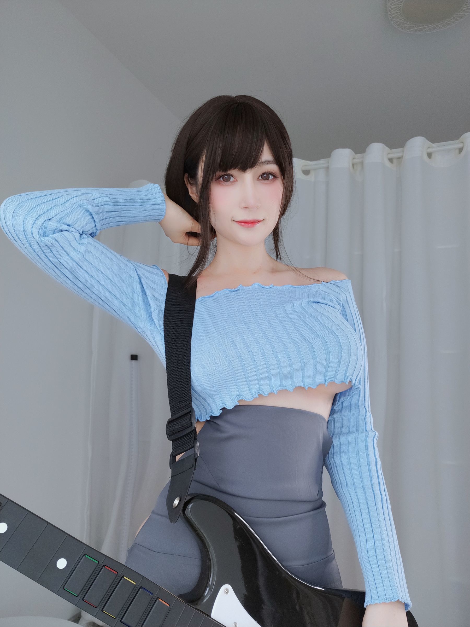 網紅 COSER 寫真] Coser 小姐姐 白銀 - 吉他 妹妹