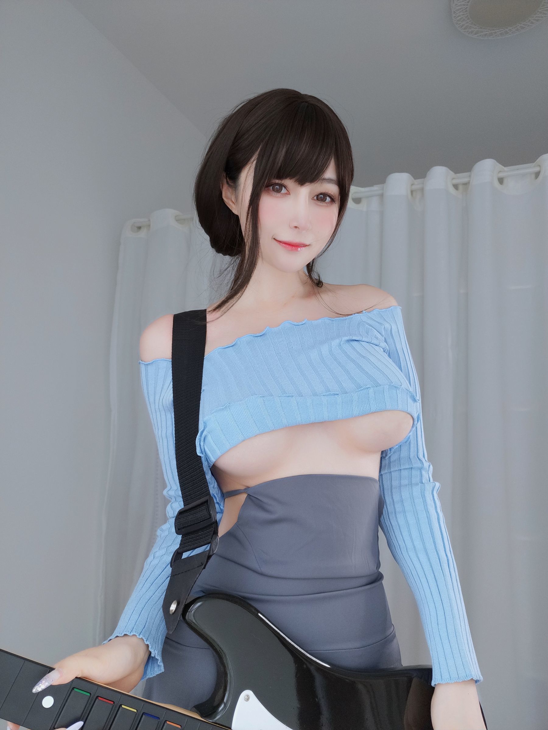 網紅 COSER 寫真] Coser 小姐姐 白銀 - 吉他 妹妹