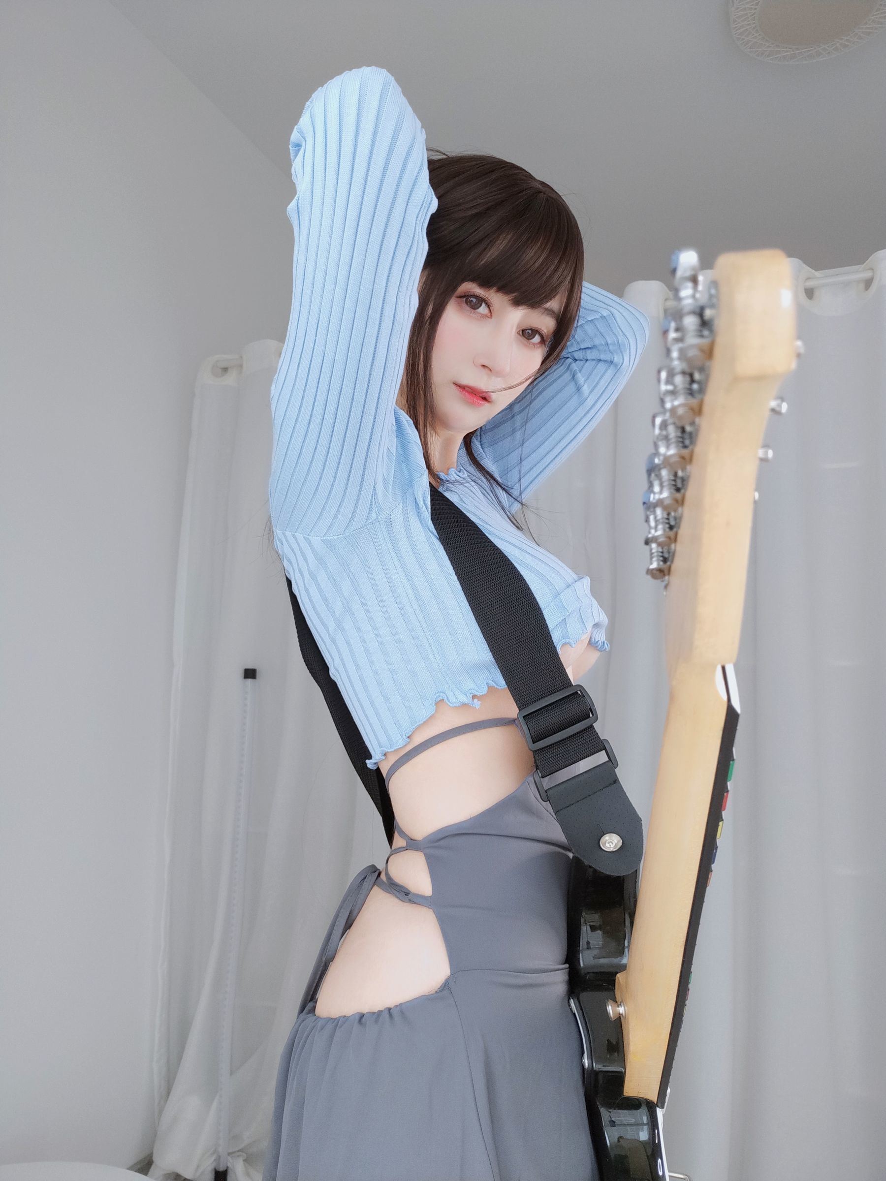 網紅 COSER 寫真] Coser 小姐姐 白銀 - 吉他 妹妹