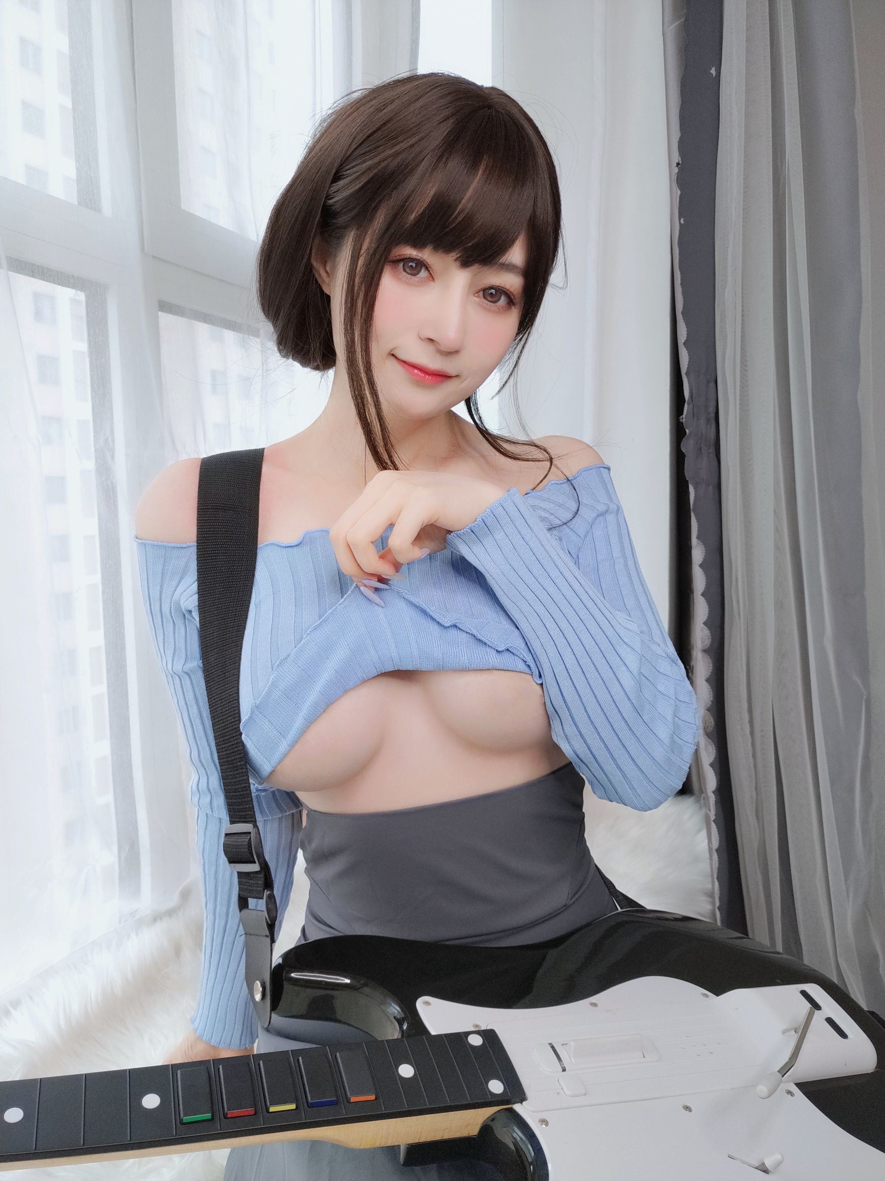 網紅 COSER 寫真] Coser 小姐姐 白銀 - 吉他 妹妹