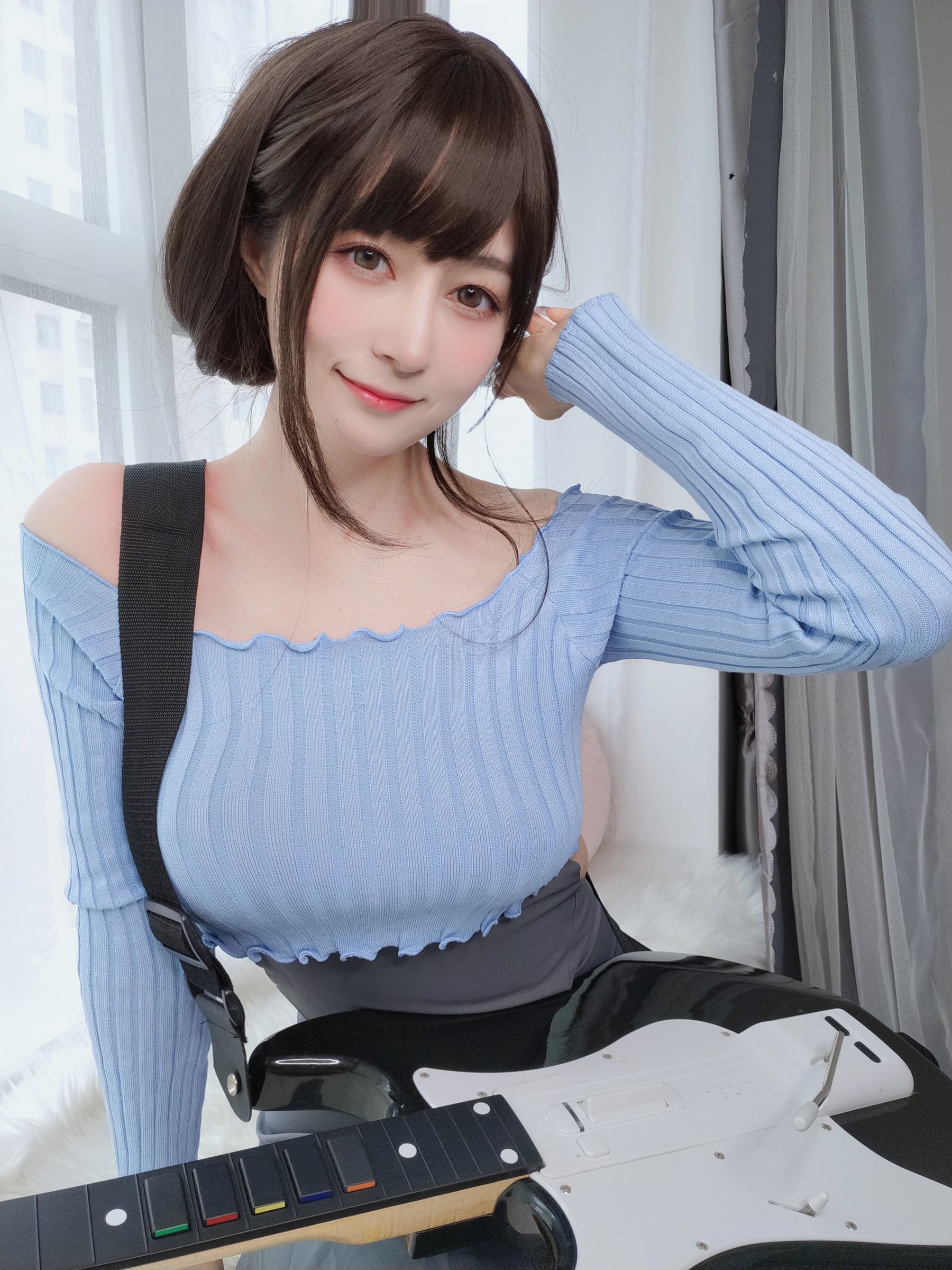網紅 COSER 寫真] Coser 小姐姐 白銀 - 吉他 妹妹