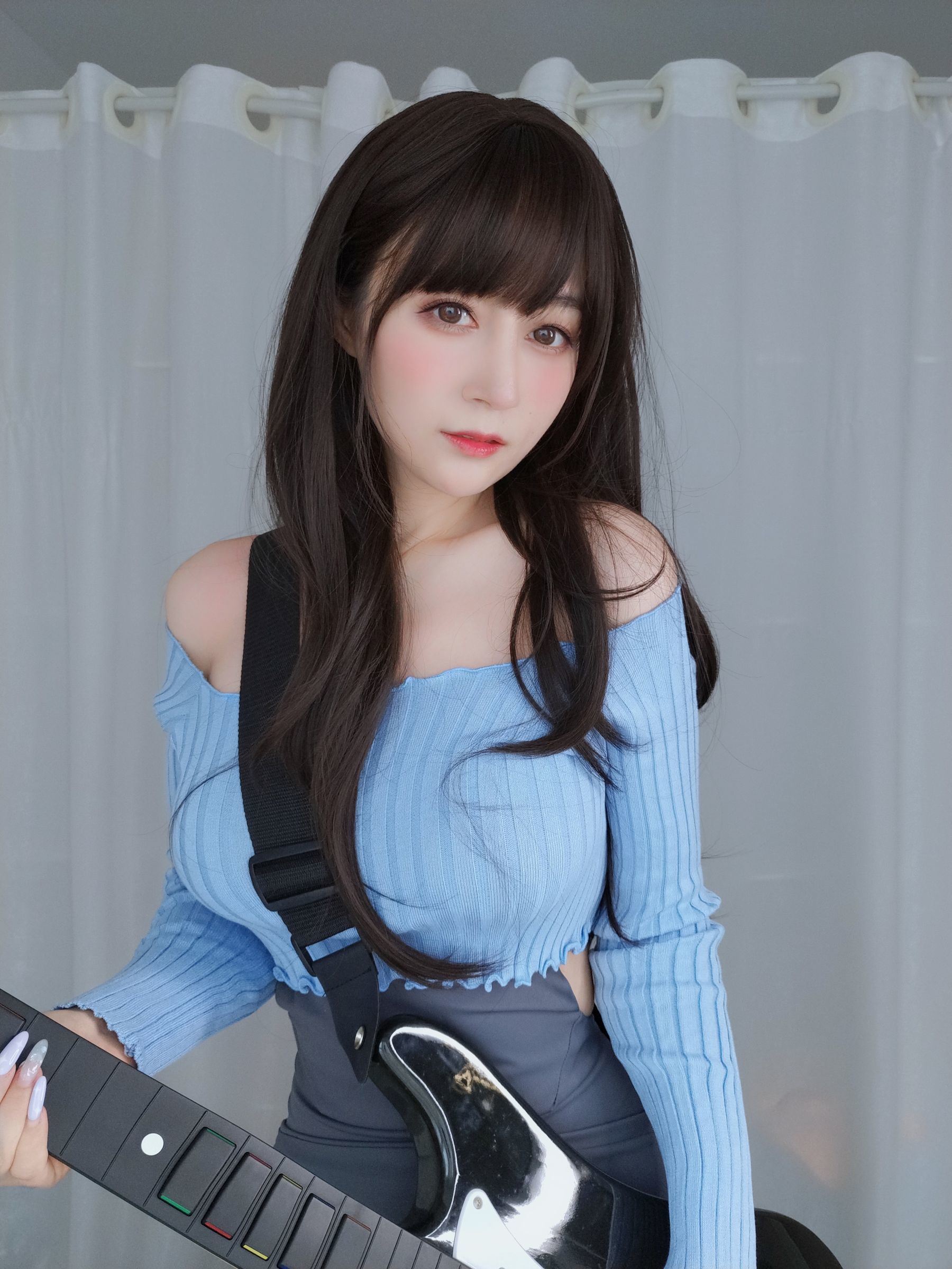Ảnh Coser Ngôi sao mạng] Coser Chị Bạc - Chị Guitar