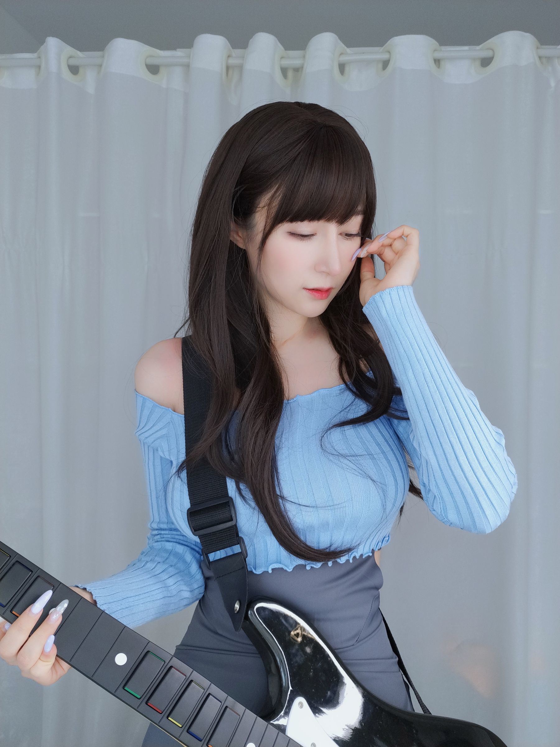 Ảnh Coser Ngôi sao mạng] Coser Chị Bạc - Chị Guitar