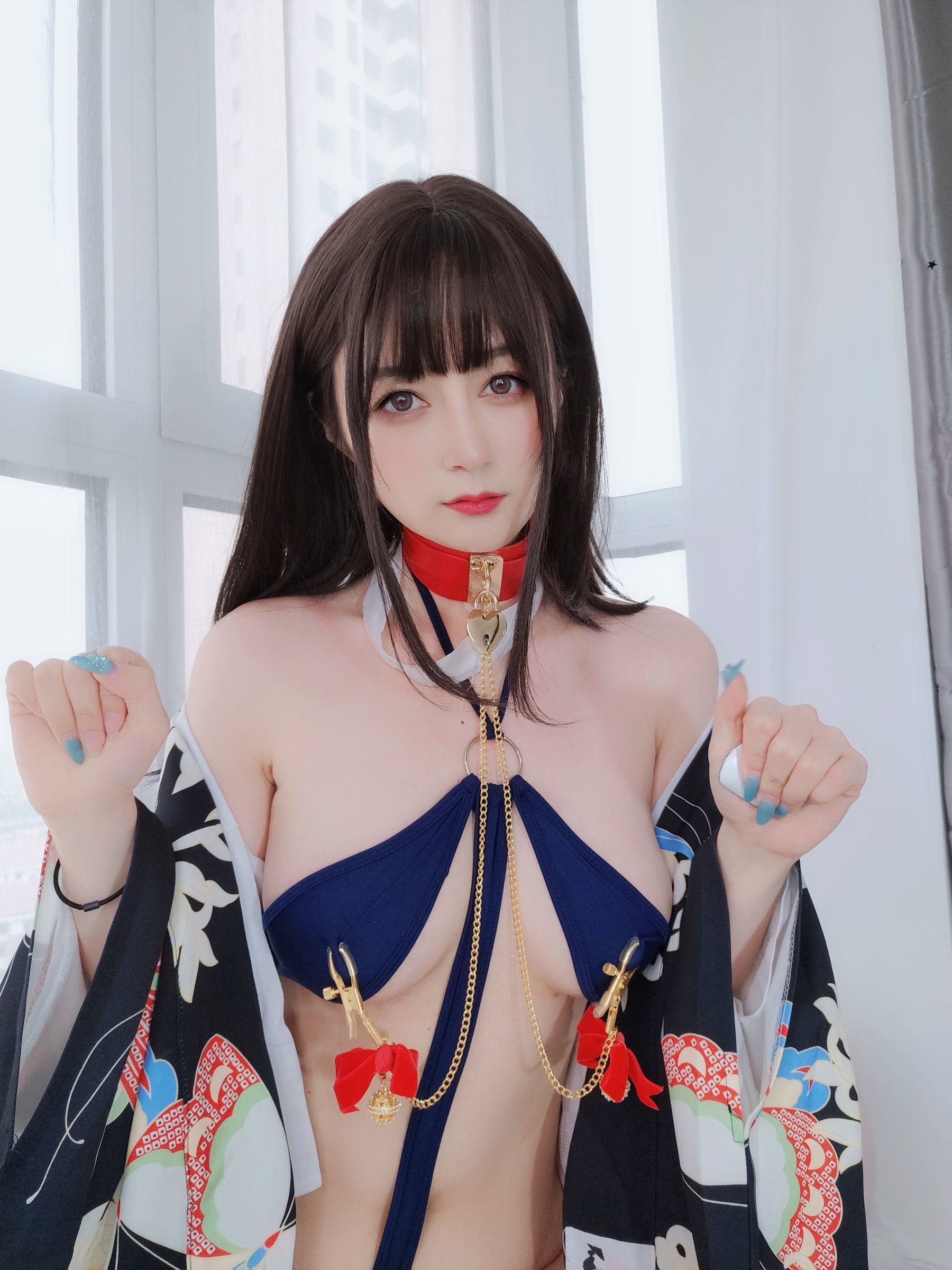 Ảnh cosplay của netizen] Coser chị Bạch Ngân - Bí mật dưới và phục