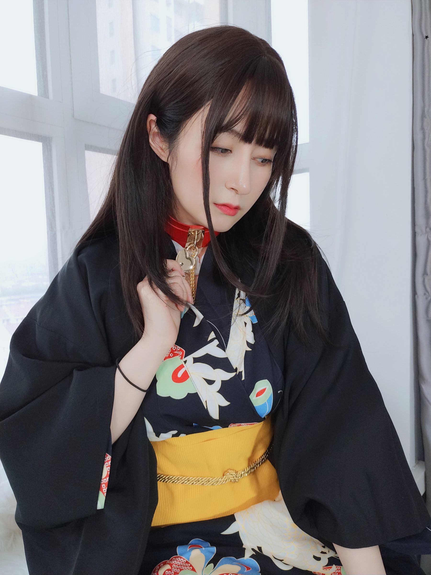 Ảnh cosplay của netizen] Coser chị Bạch Ngân - Bí mật dưới và phục