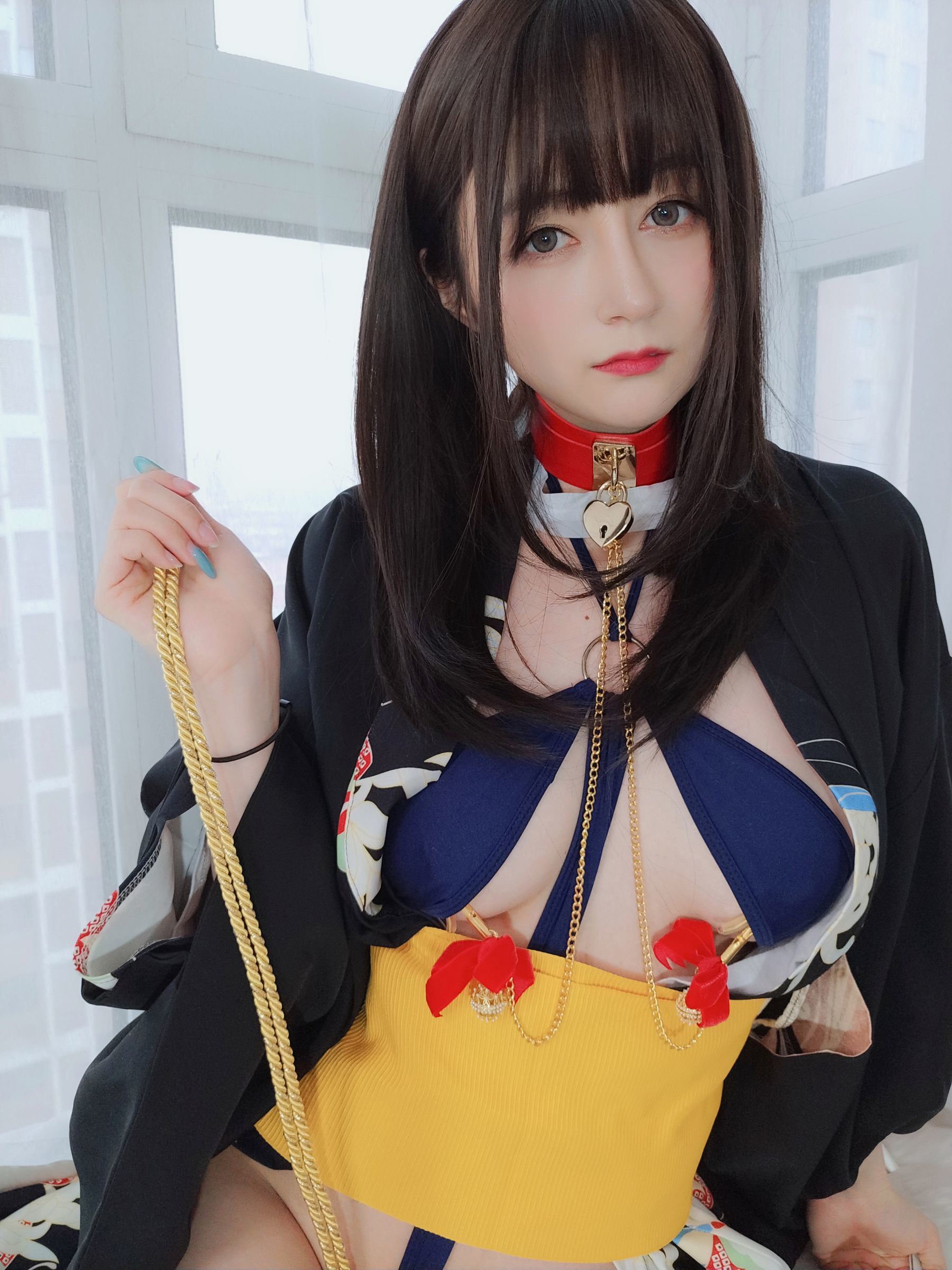 Ảnh cosplay của netizen] Coser chị Bạch Ngân - Bí mật dưới và phục