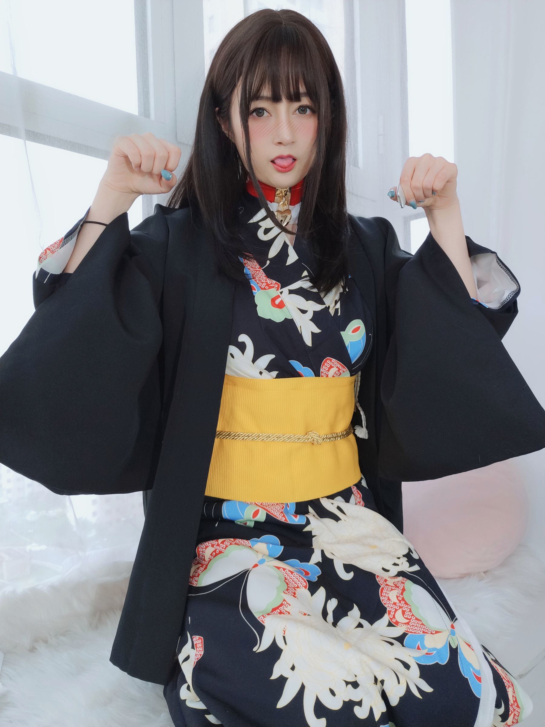 Ảnh cosplay của netizen] Coser chị Bạch Ngân - Bí mật dưới và phục