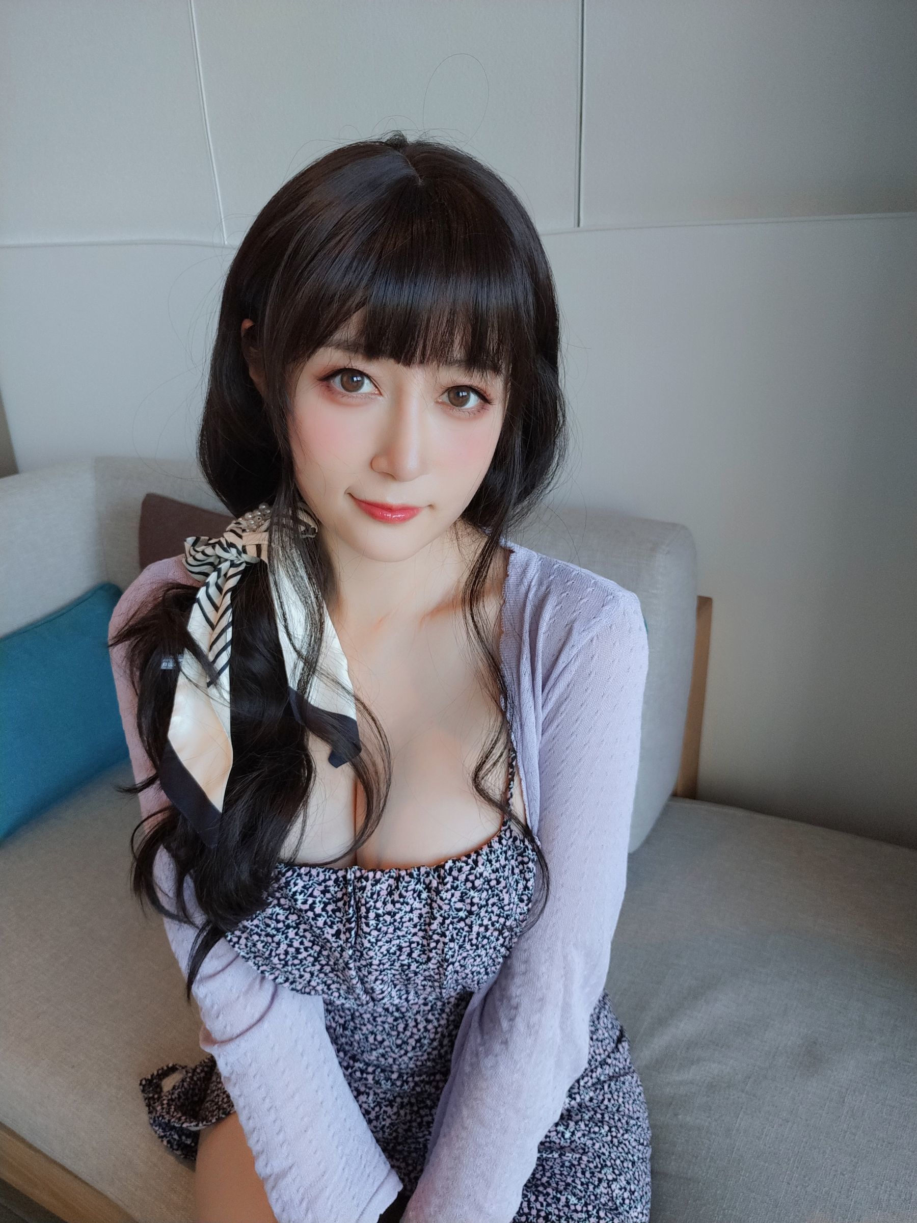 Internet Celebrity Coser Photobook] Coser Miss Baiyin - Home Floral Skirt