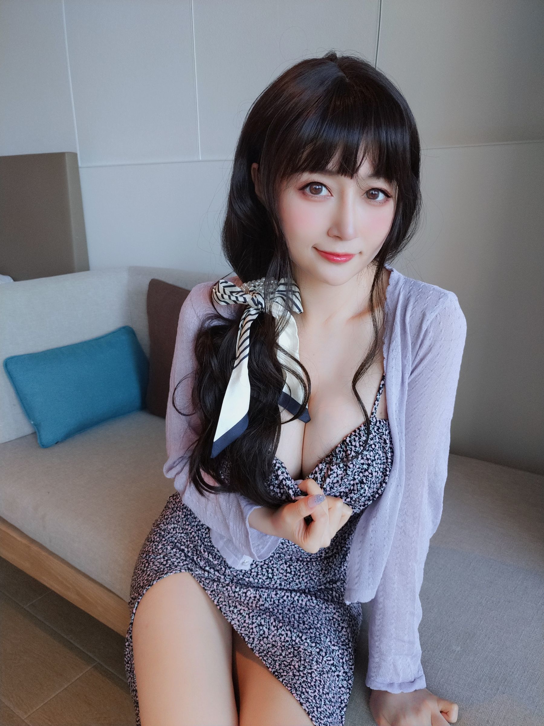 Internet Celebrity Coser Photobook] Coser Miss Baiyin - Home Floral Skirt