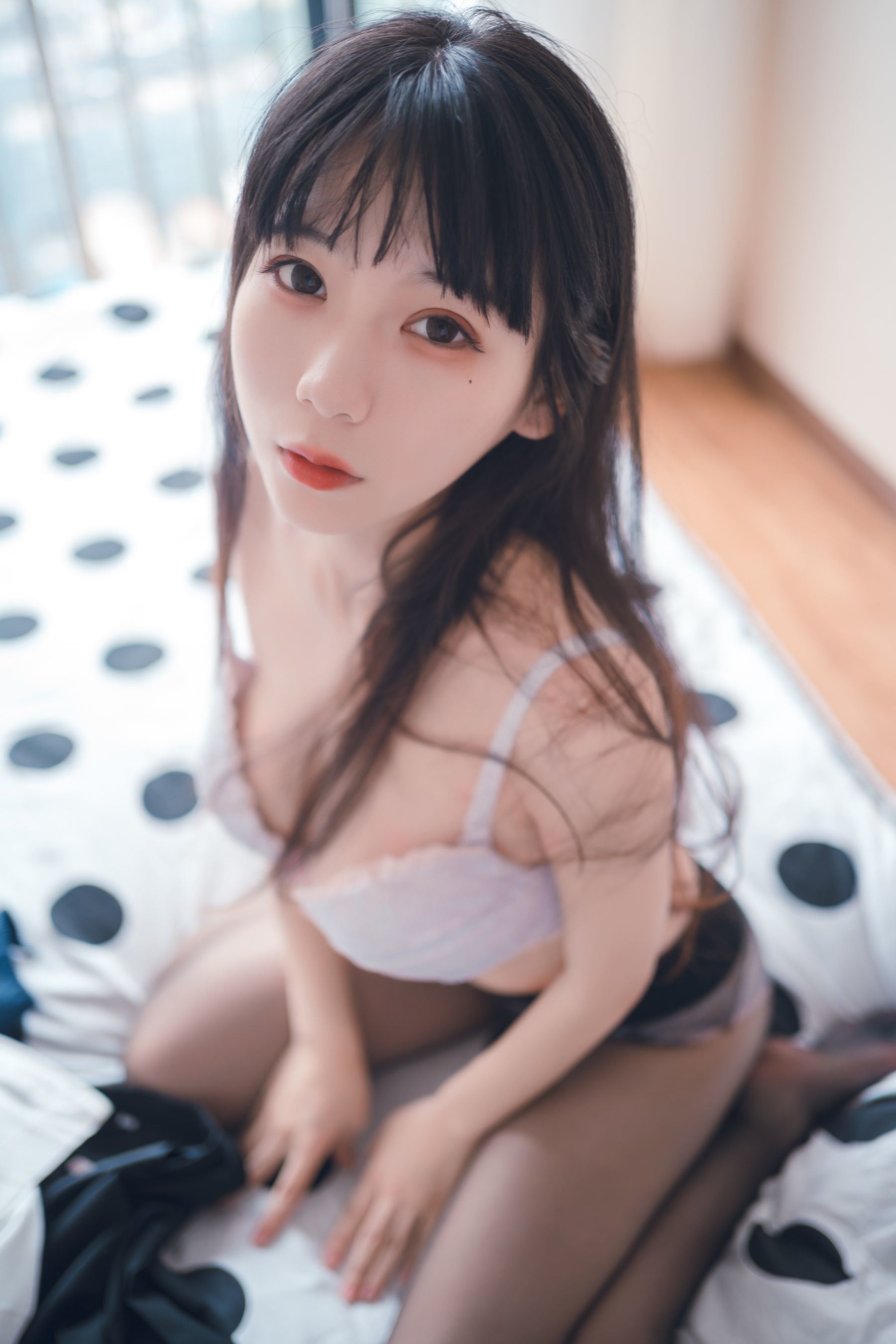 Internet Celebrity COSER Photobook] usejan - Whisper