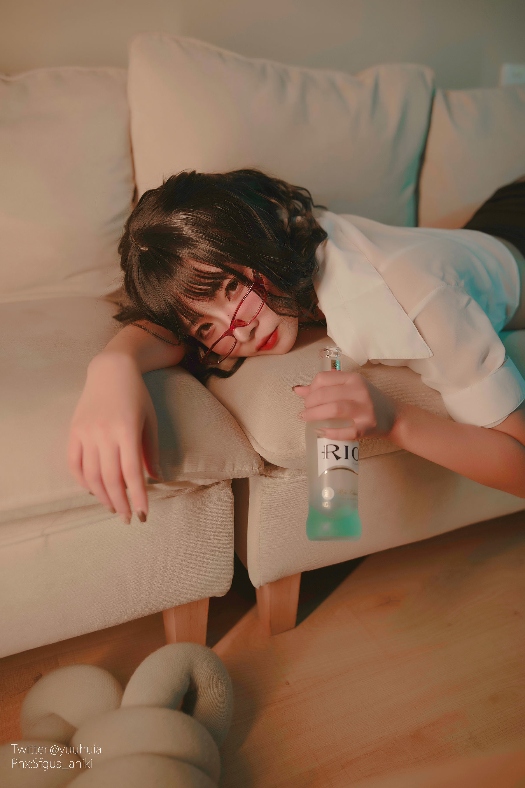 Internet Celebrity Cosplayer Photobook] yuuhui Yuhui - Hangover