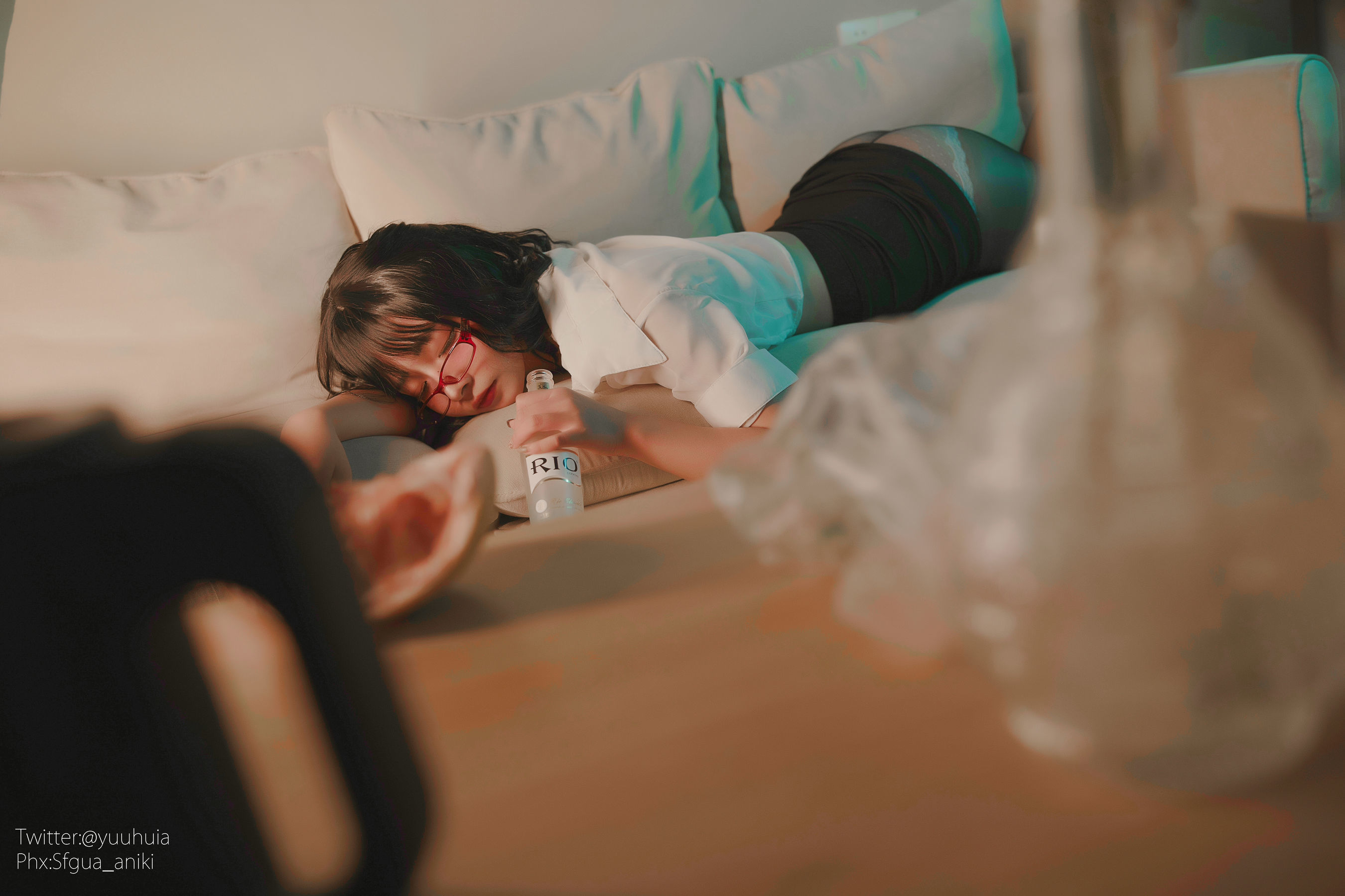 Internet Celebrity Cosplayer Photobook] yuuhui Yuhui - Hangover