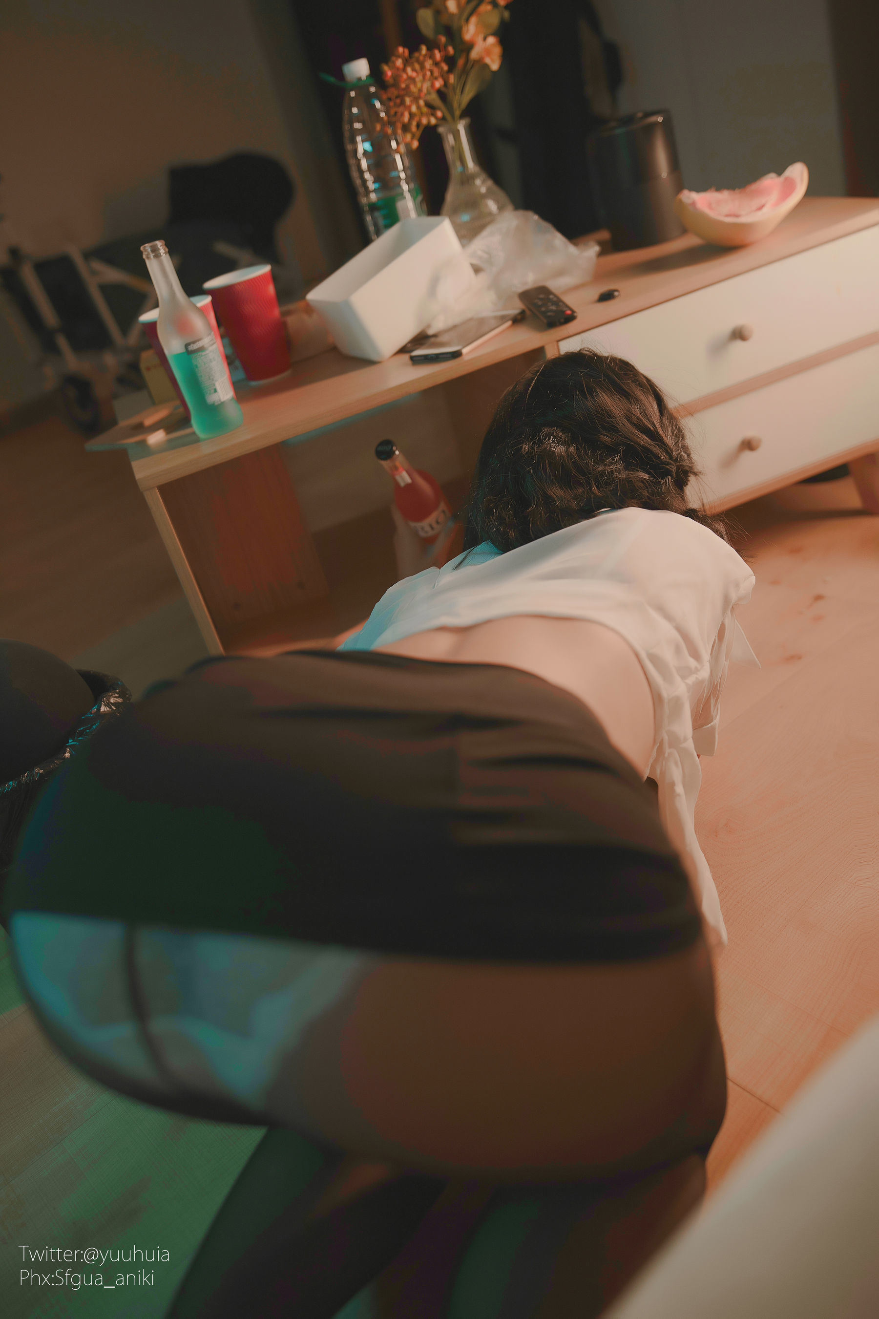 Internet Celebrity Cosplayer Photobook] yuuhui Yuhui - Hangover