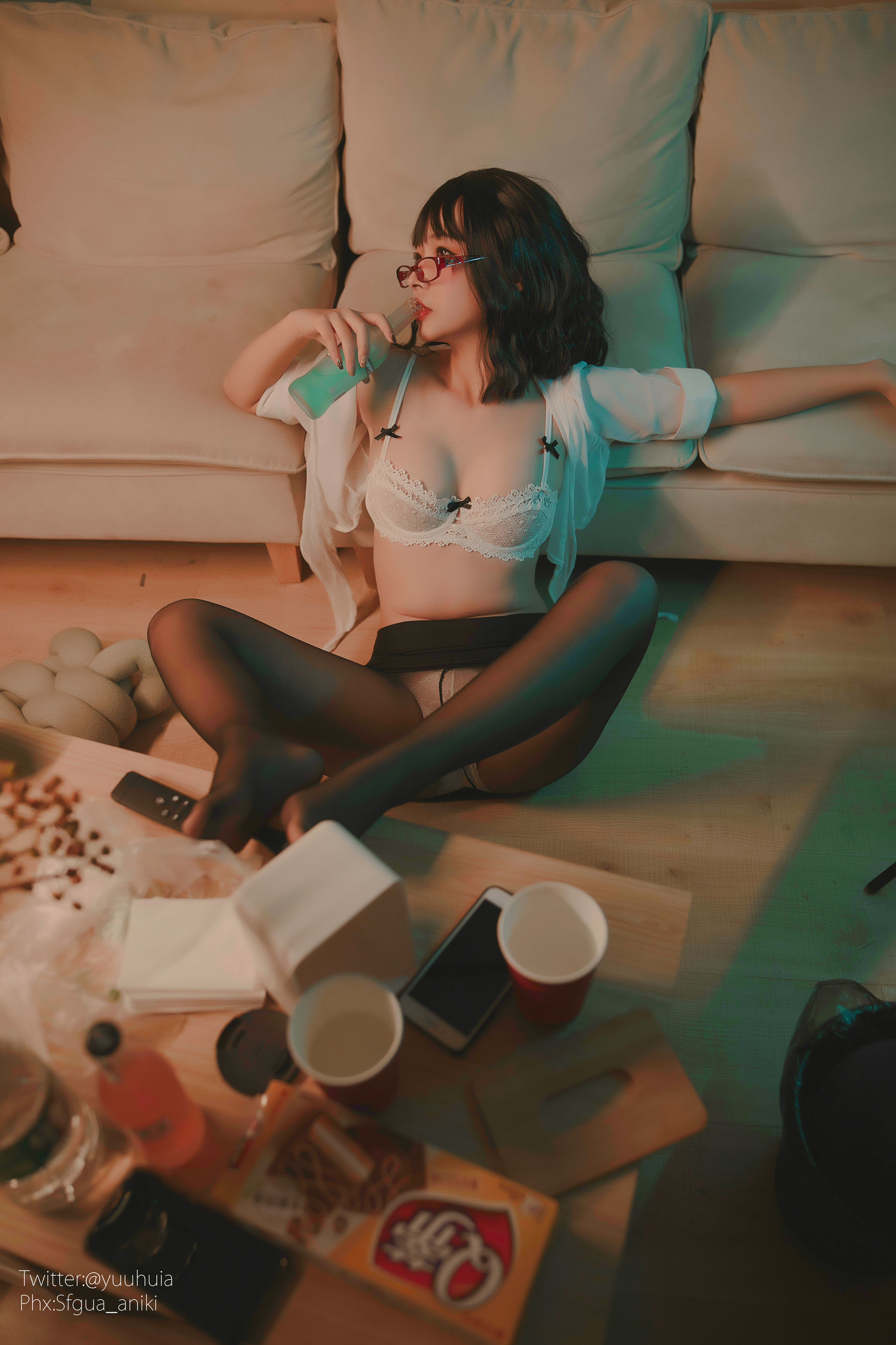 Internet Celebrity Cosplayer Photobook] yuuhui Yuhui - Hangover