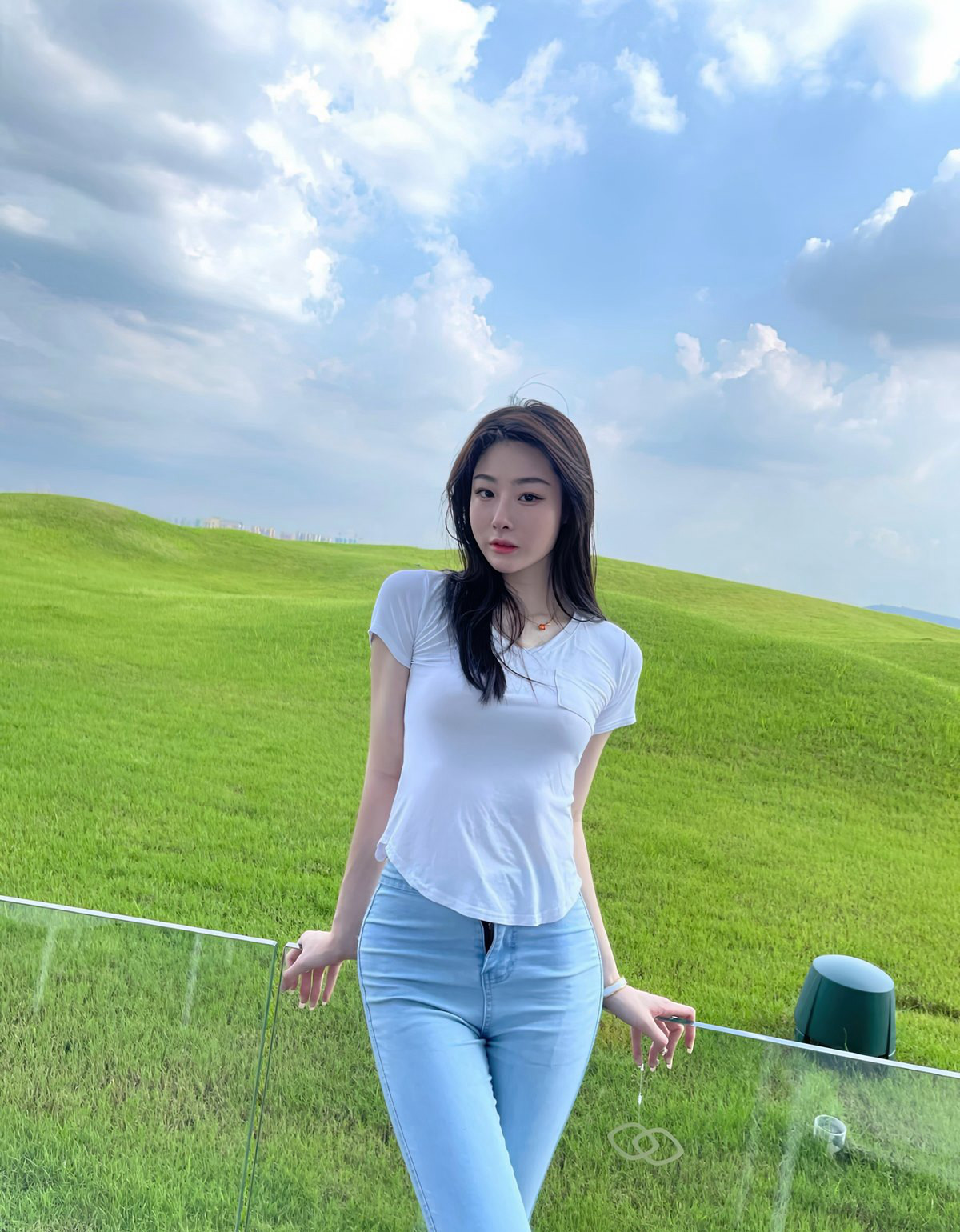 Aimi Xã quần jeans gợi cảm mỹ nữ Đấu Đấu quyến rũ vớ nylon chân ngọc cực phẩm mông cao vút quần bó sát