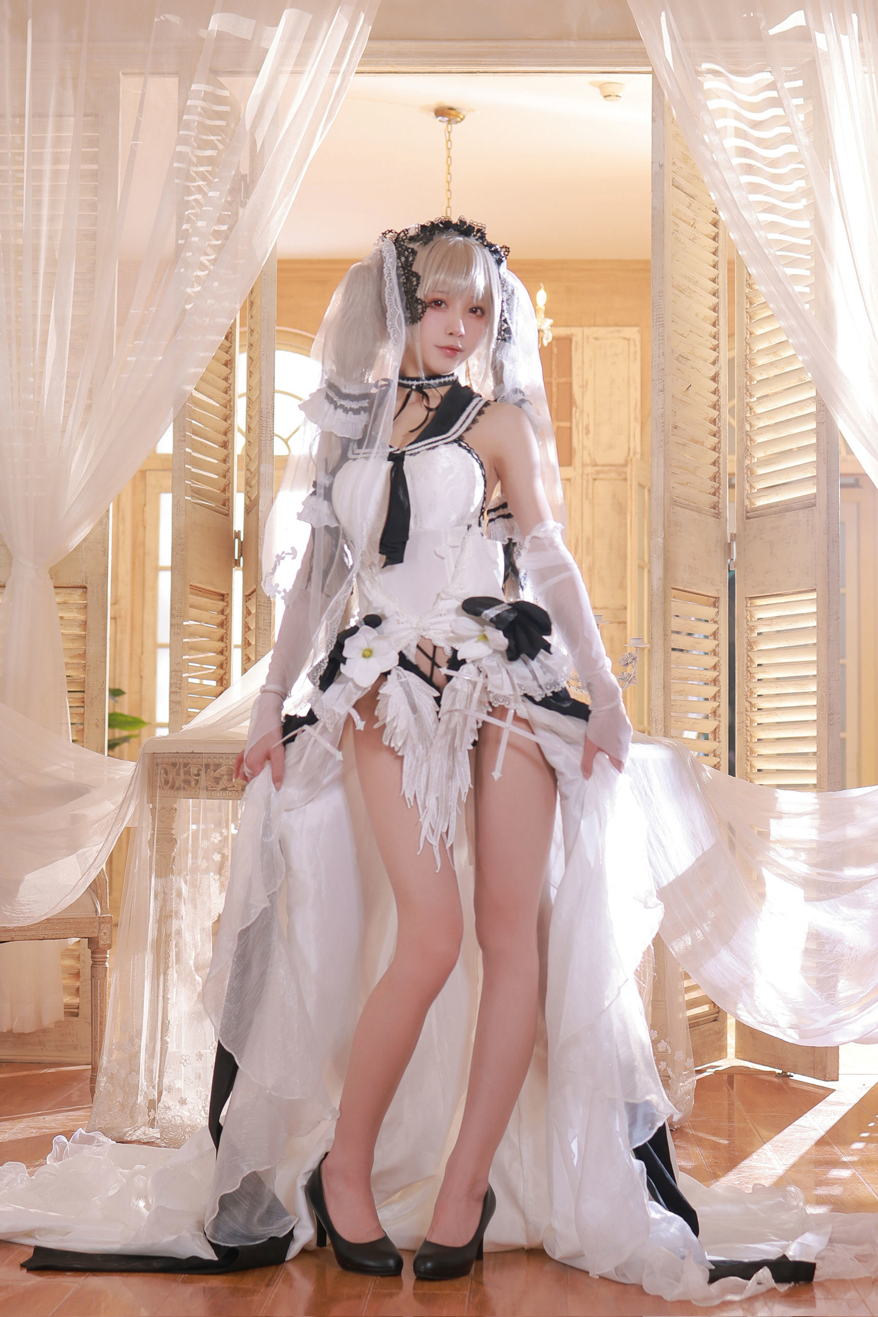 Internet Celebrity Cosplayer Photobook] Anime Blogger Shui Miao Aqua - Azur Lane Vampire Wedding Dress