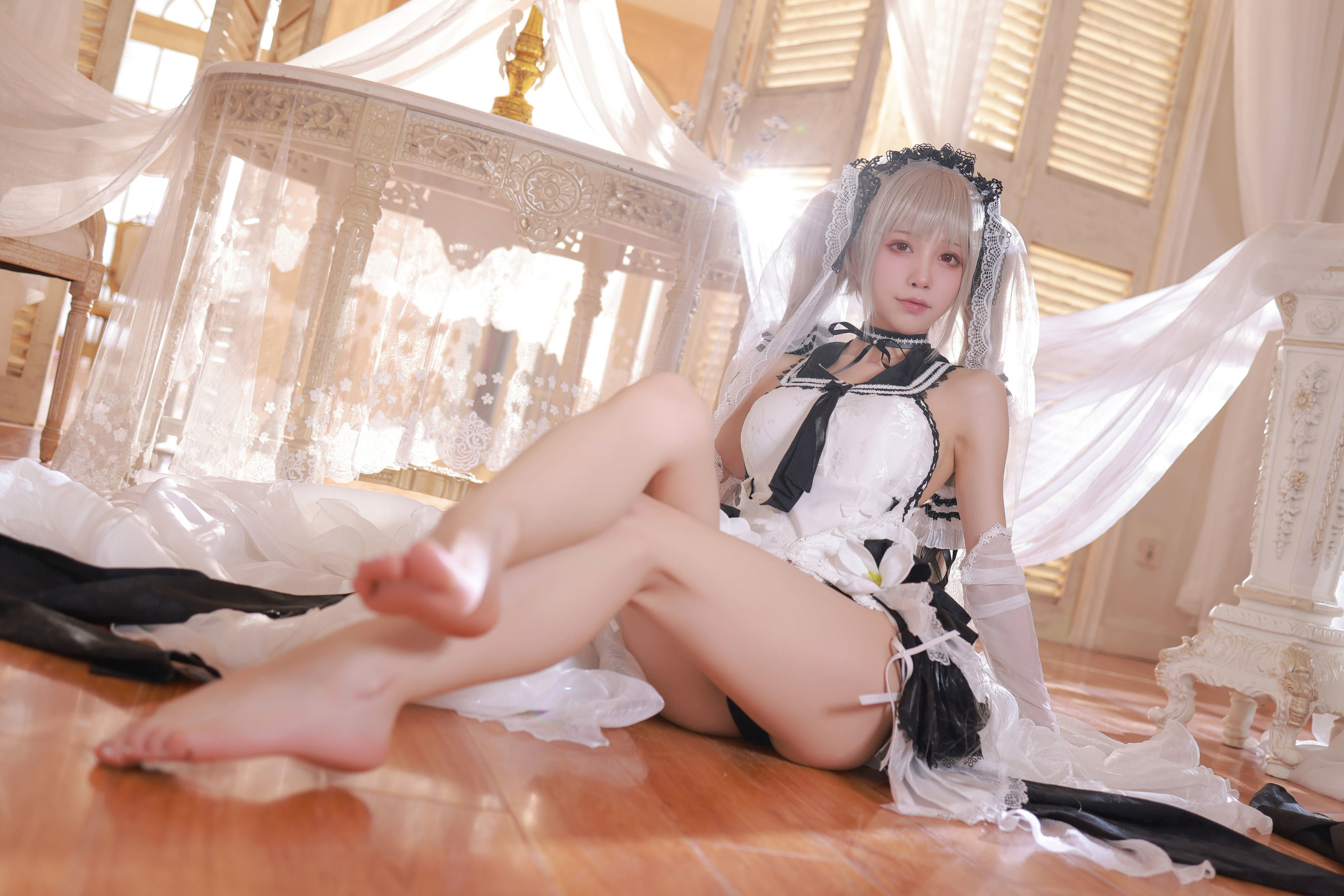 Internet Celebrity Cosplayer Photobook] Anime Blogger Shui Miao Aqua - Azur Lane Vampire Wedding Dress