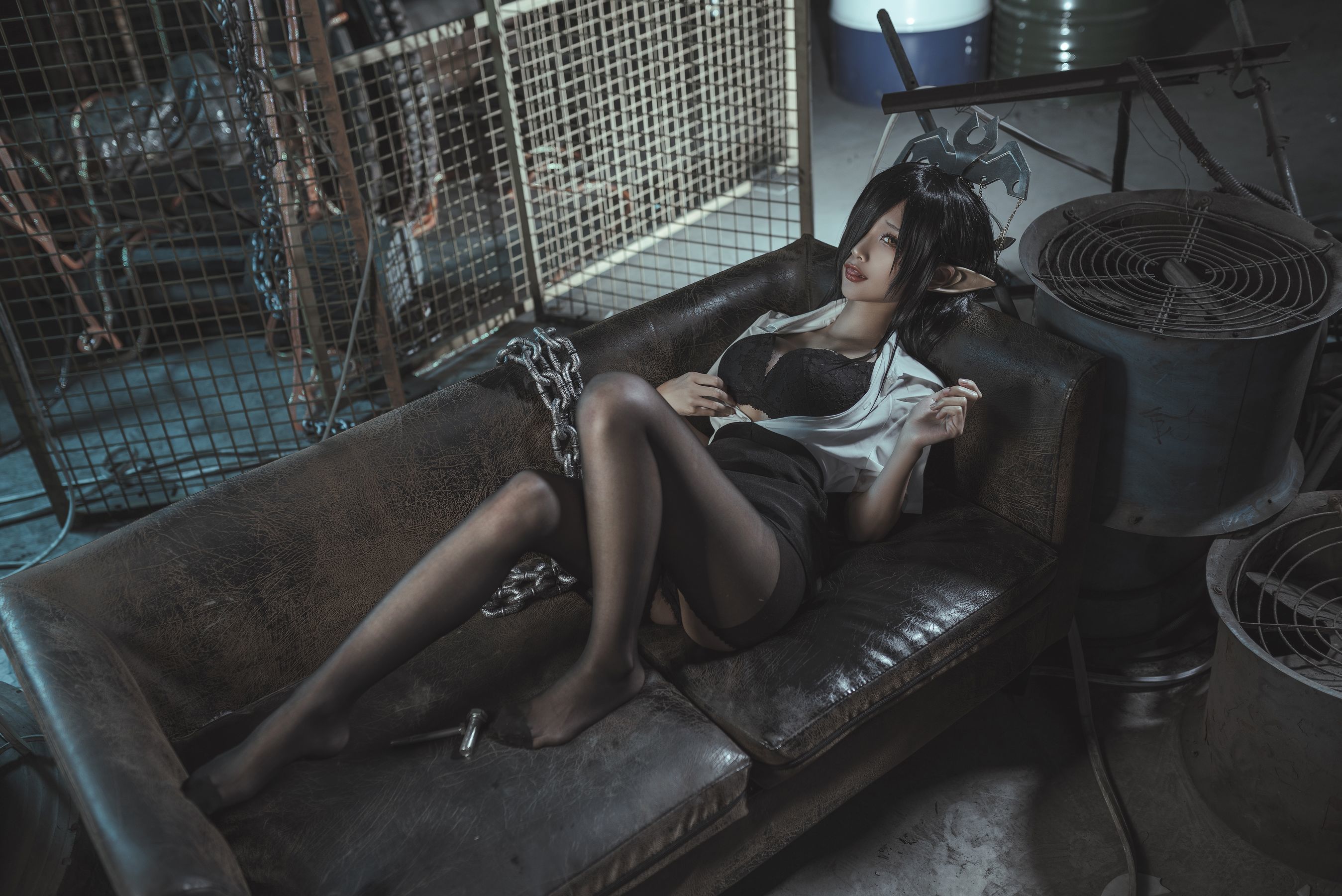 Internet Celebrity Coser Photobook] Anime Blogger Chun Mo Mo - Black Beast Queen OL Uniform