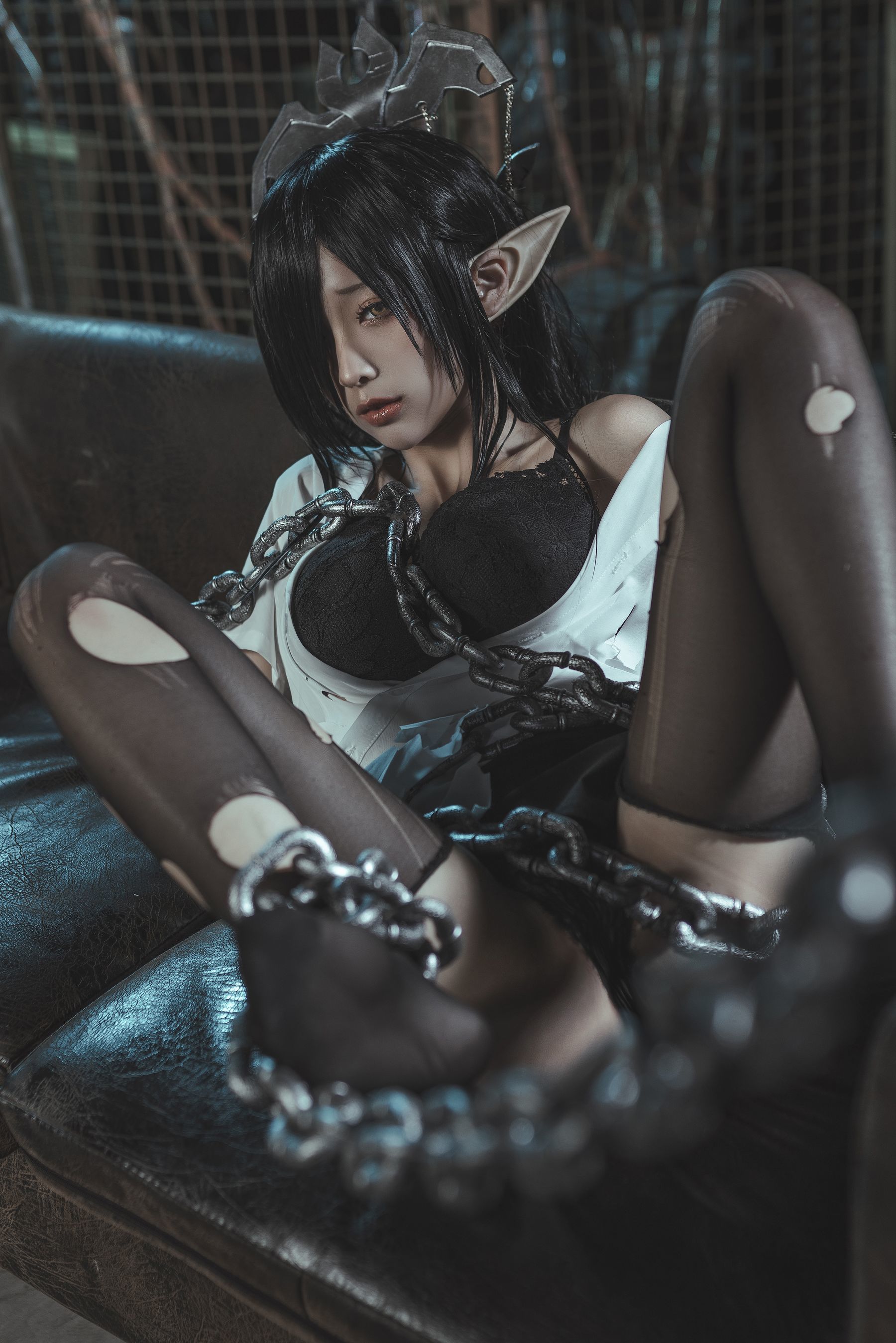 Bộ ảnh Coser nổi tiếng] Blogger anime Stun Mo Mo - Hắc Thú Nữ Vương Đồng phục OL
