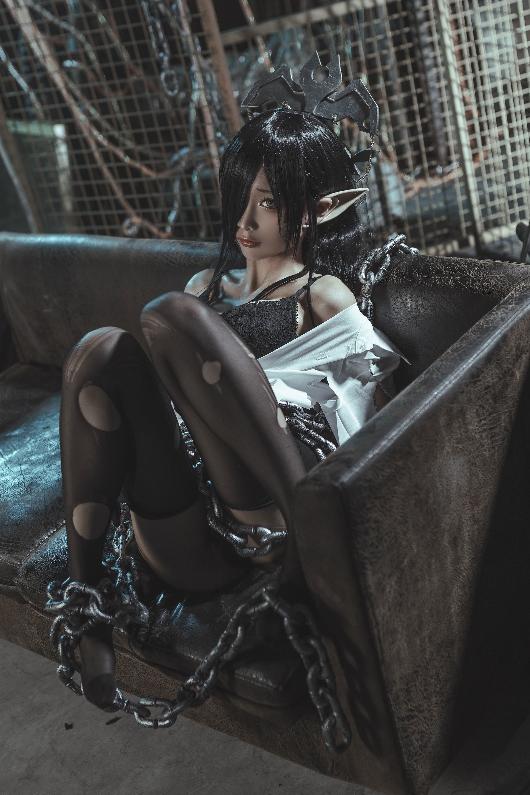 Bộ ảnh Coser nổi tiếng] Blogger anime Stun Mo Mo - Hắc Thú Nữ Vương Đồng phục OL