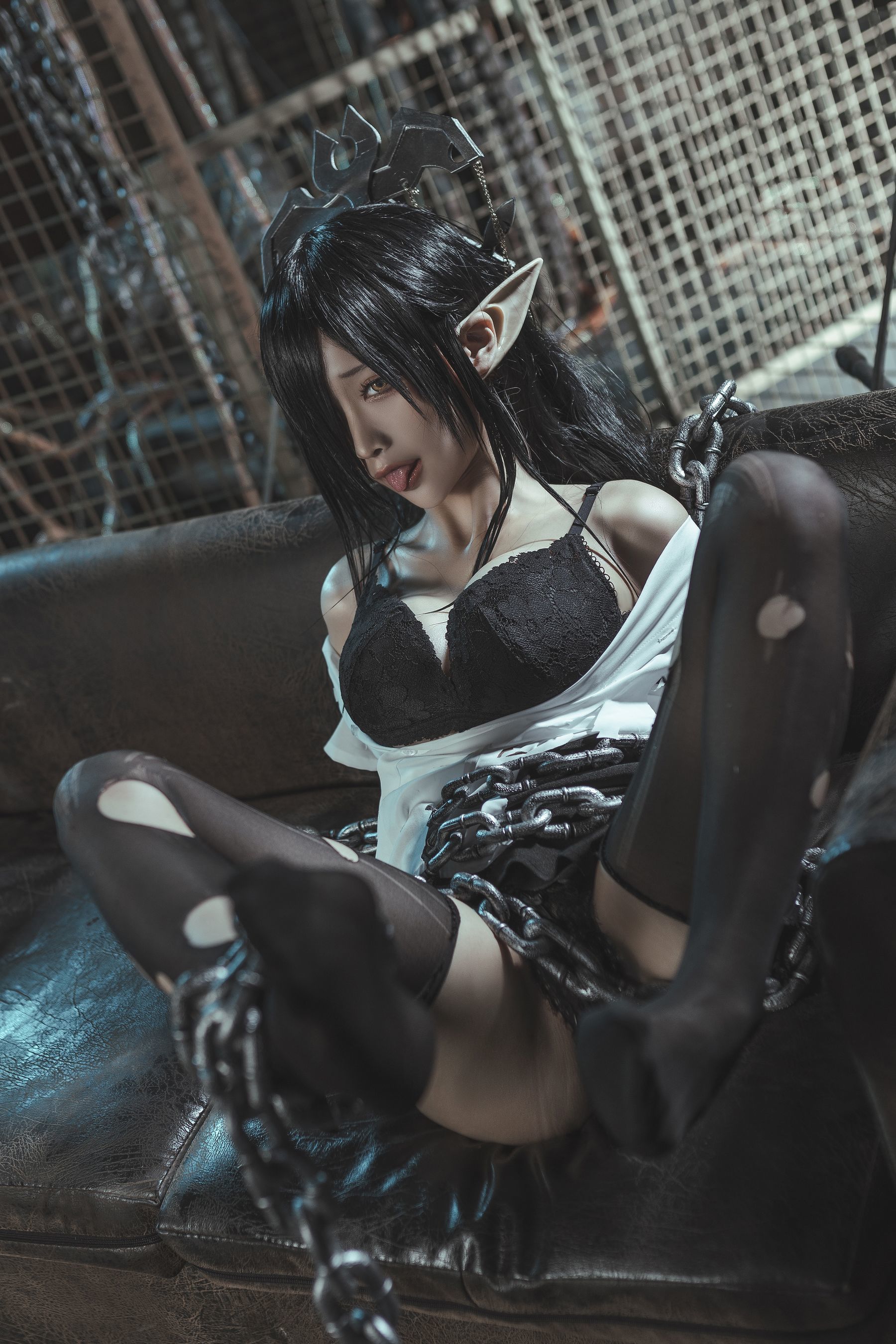 Bộ ảnh Coser nổi tiếng] Blogger anime Stun Mo Mo - Hắc Thú Nữ Vương Đồng phục OL