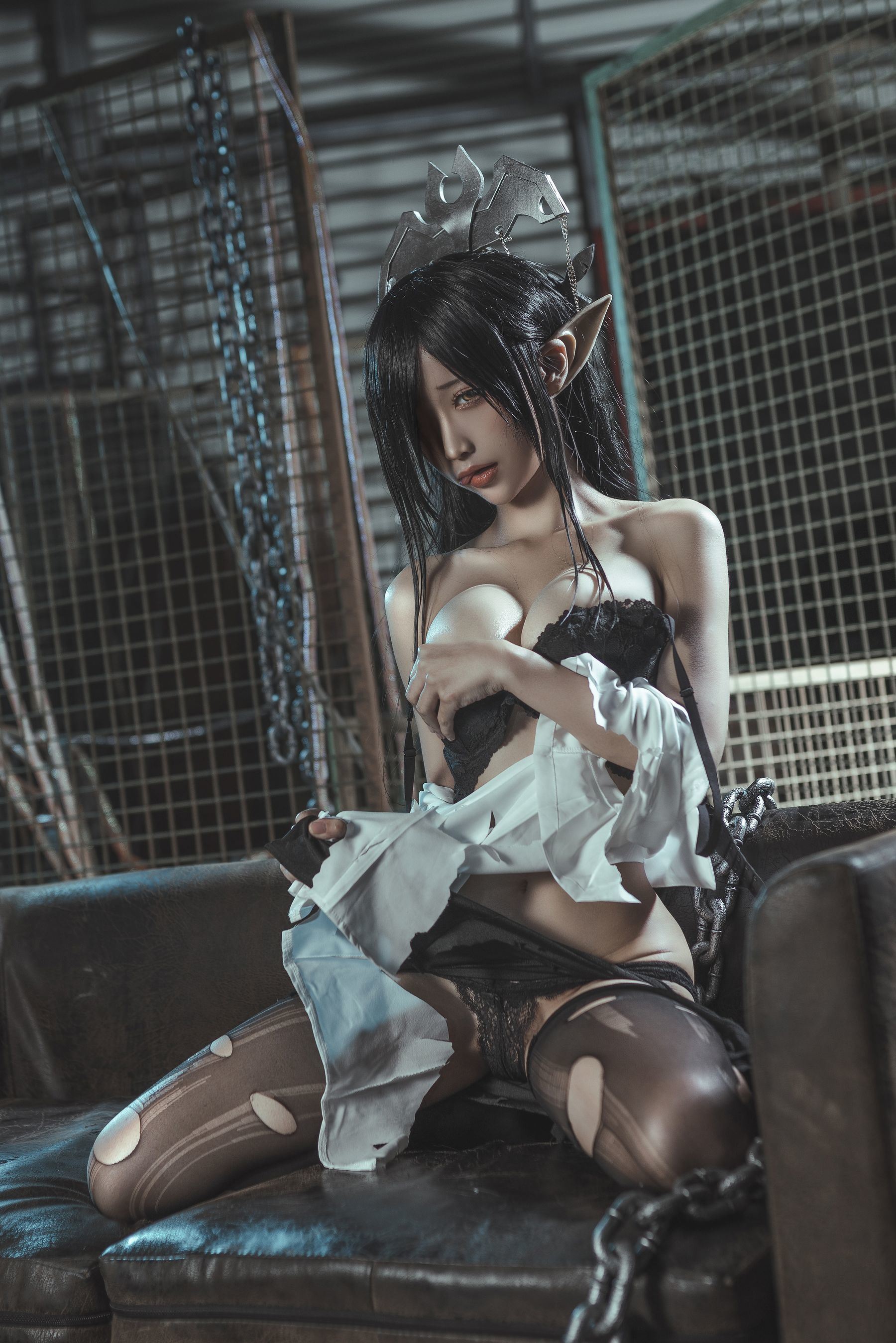 ネット有名人コスプレイヤーフォト] アニメブロガー蠢沫沫 - ブラックビーストクイーン OL制服
