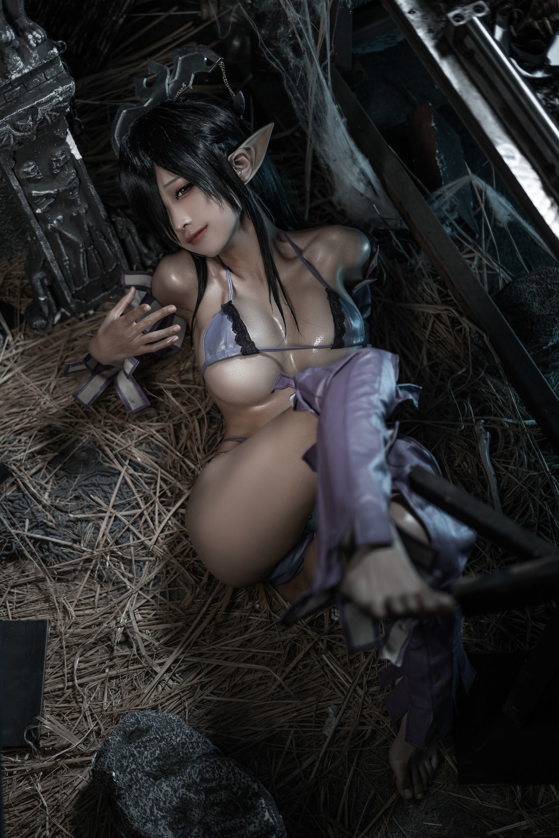 Internet Celebrity Coser Photobook] Anime Blogger Chun Mo Mo - Black Beast Queen Doujin