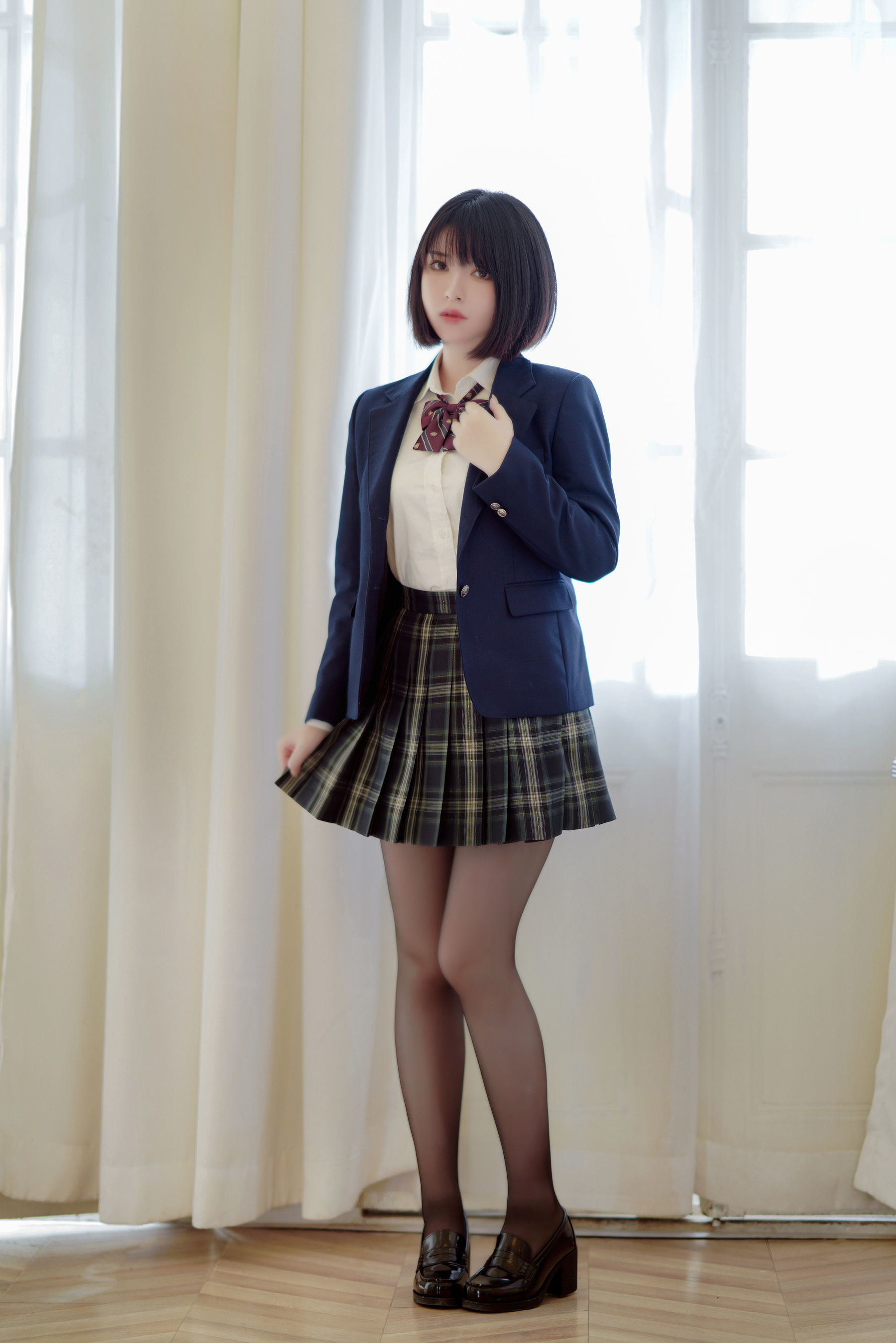 半半子 制服姿態 Cosplay寫真