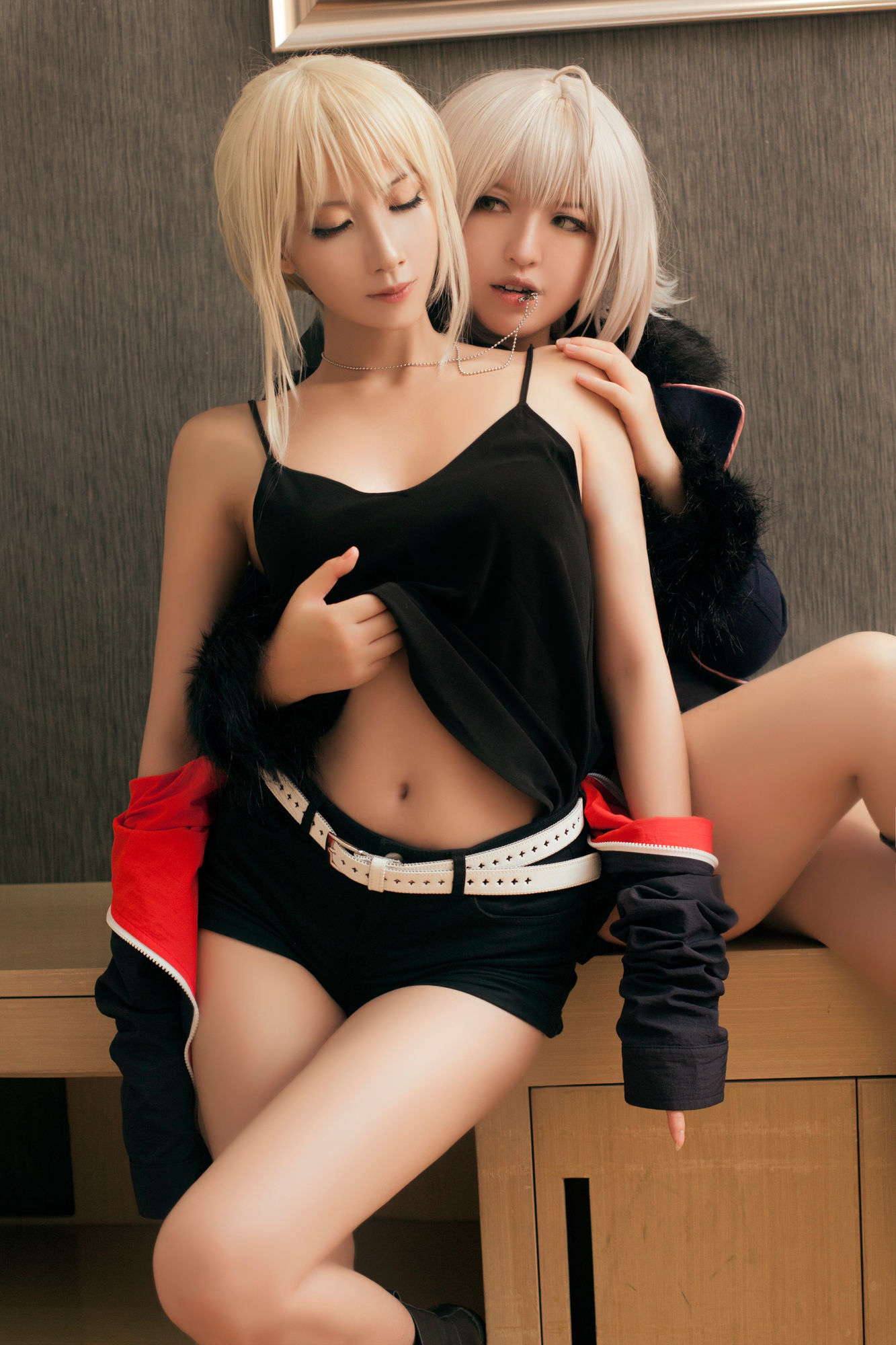 Internet Celebrity Coser Photo Book] Ban Ban Zi & Suo Suo Sophia - Black Zhen 2