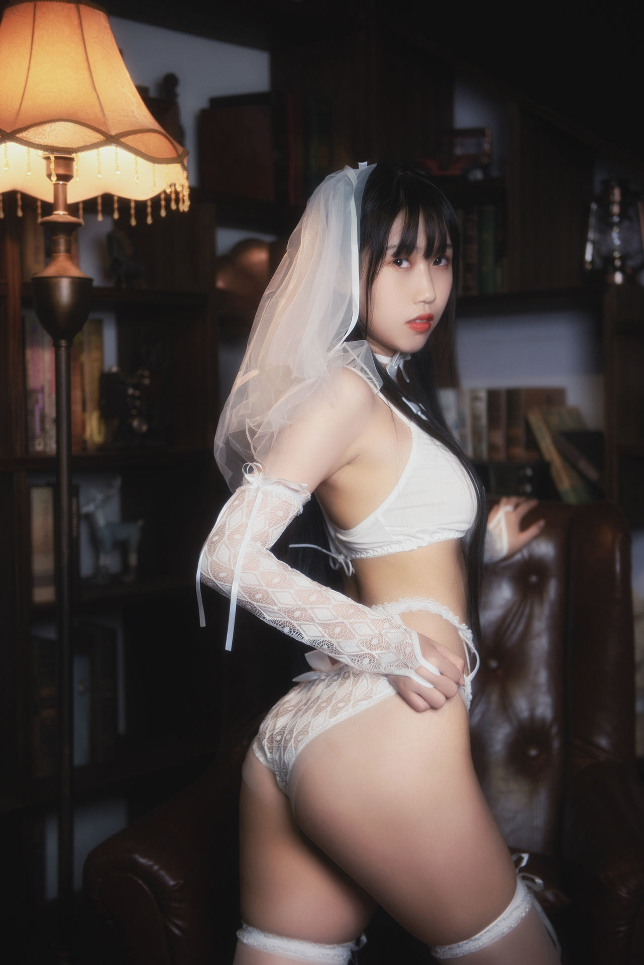 Internet Celebrity Coser Photobook] Weibo Popular Coser Bu Dai Mao - White Sexy Wedding Dress