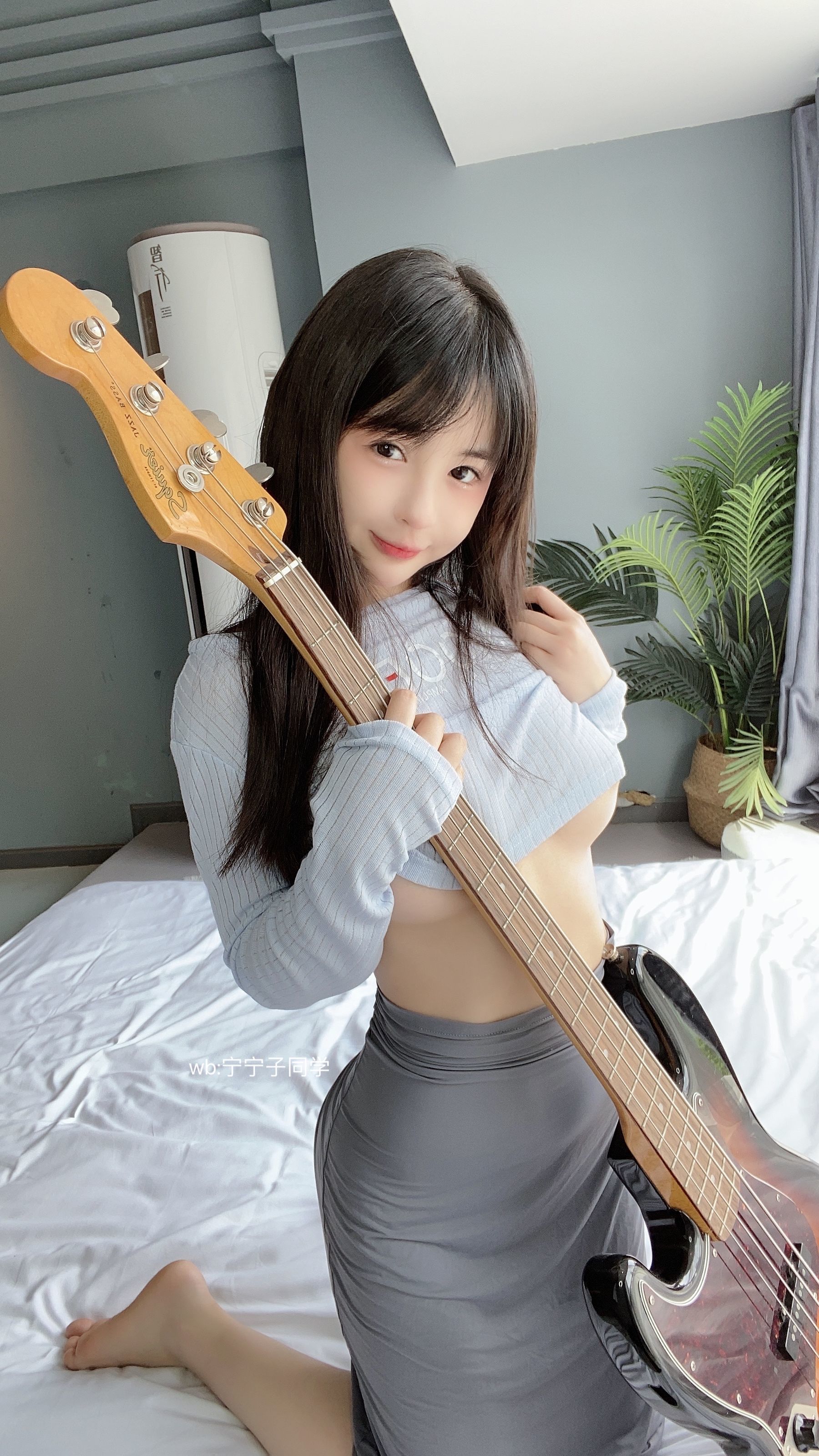 Internet Celebrity Cosplayer Photobook] Sakurai Ningning - Guitar Sister