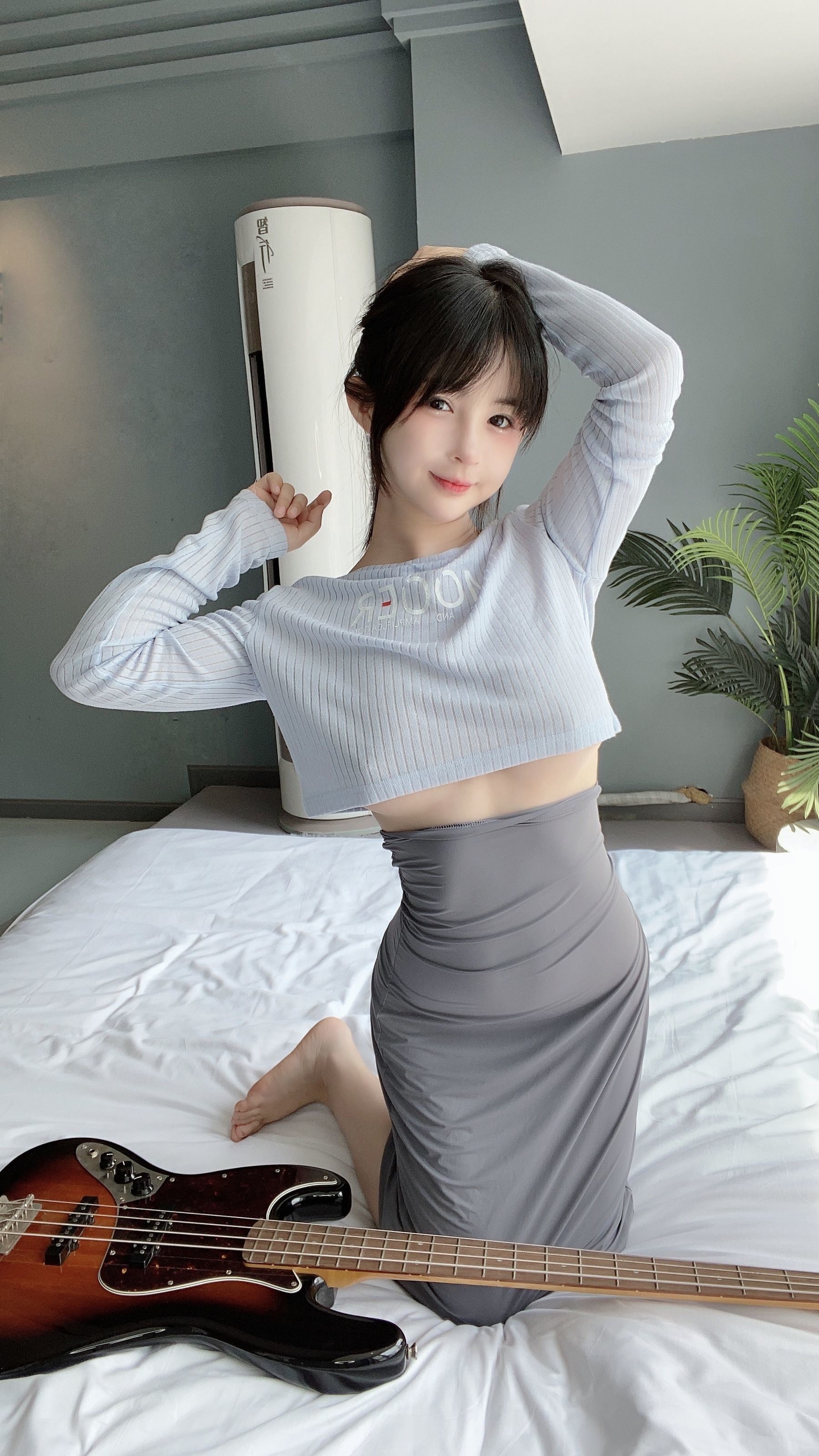 Internet Celebrity Cosplayer Photobook] Sakurai Ningning - Guitar Sister