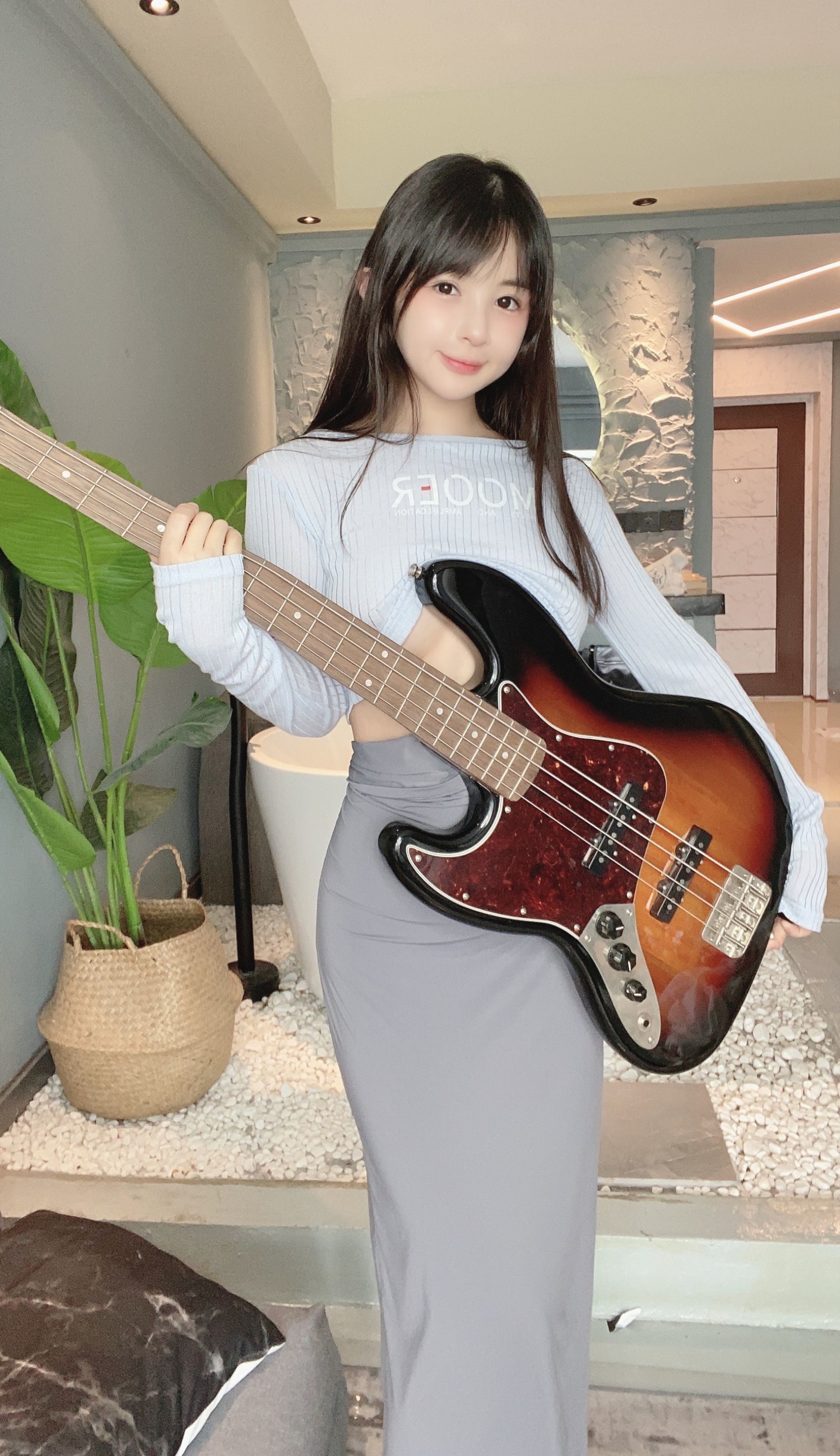 Ảnh COSER Net Red] Sakurai Ningning - Em Gái Guitar