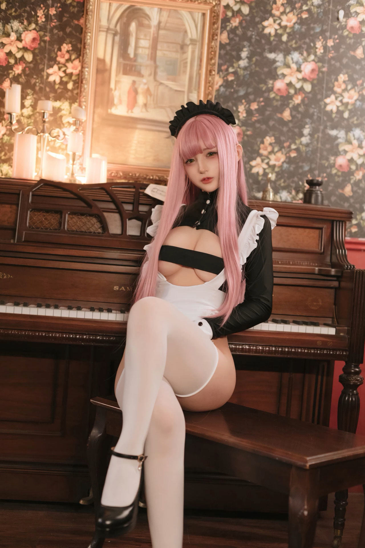 Internet Celebrity COSER Photobook] Sakurai Ningning - Retro Maid