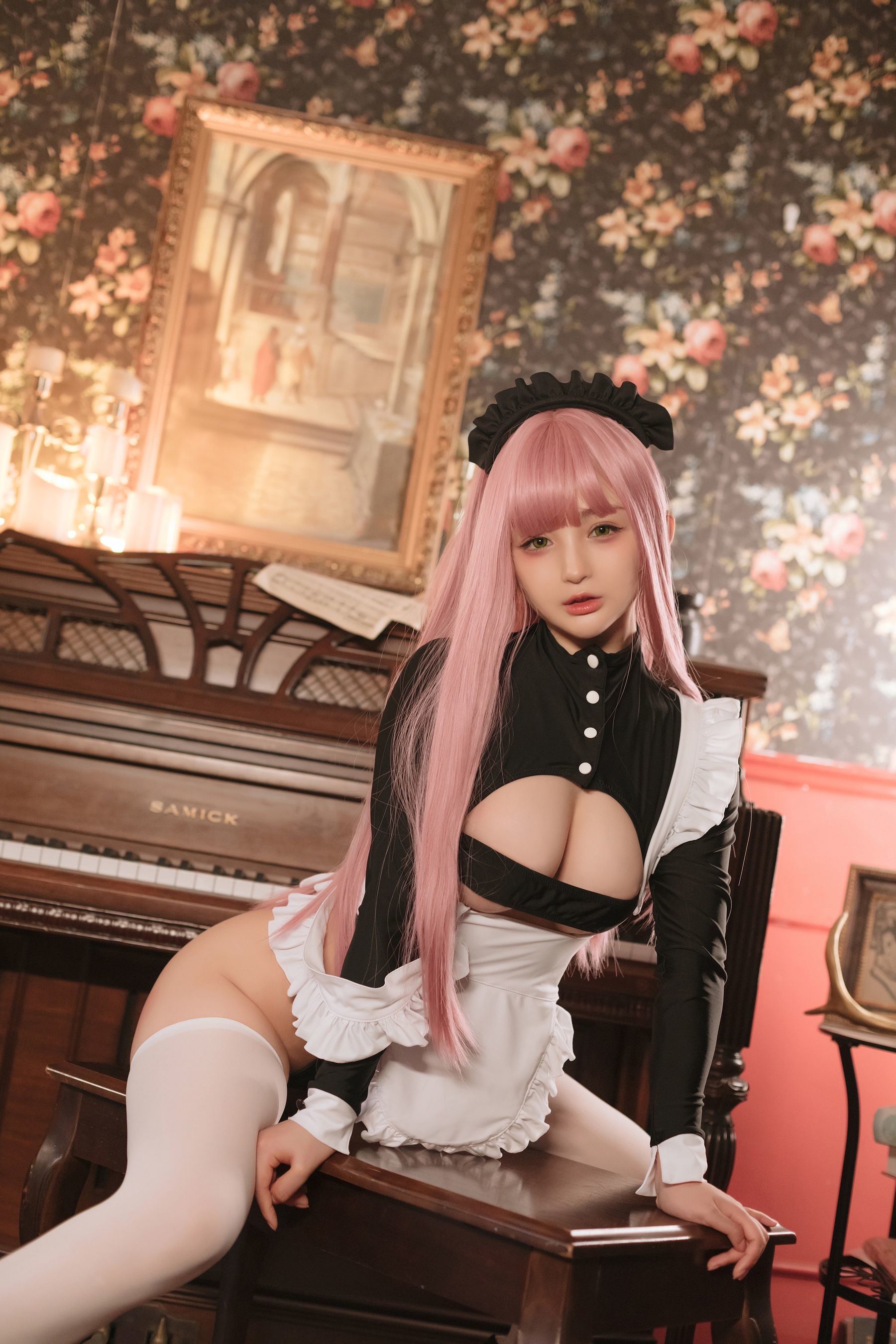 Internet Celebrity COSER Photobook] Sakurai Ningning - Retro Maid