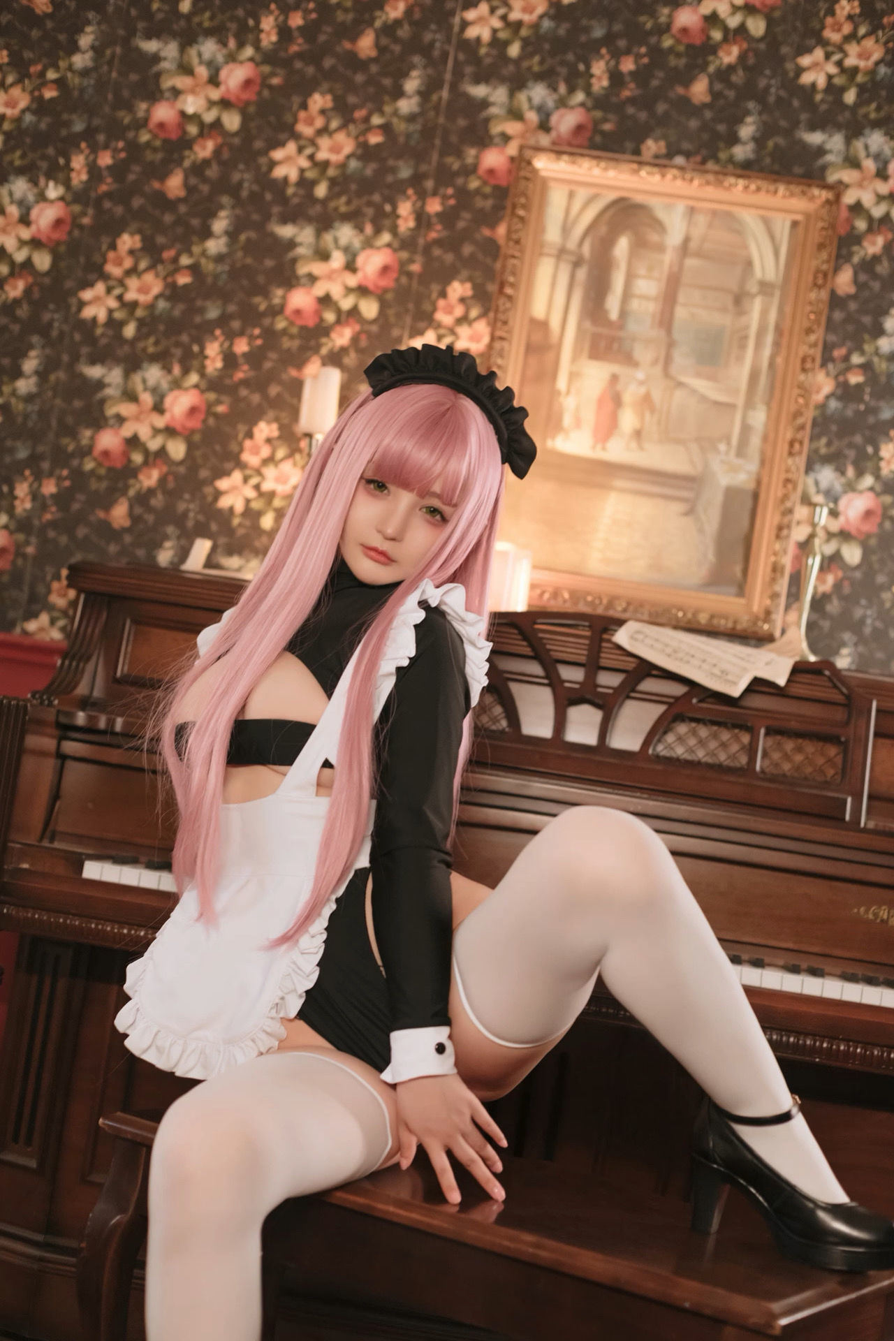 Internet Celebrity COSER Photobook] Sakurai Ningning - Retro Maid